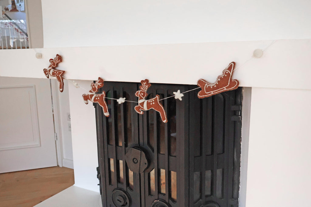 Lebkuchen Weihnachtsgirlande aus Filz I Rentiere aus Filz I Weihnachtsschlitten I Rudolf Deko I Weihnachtsdeko I Filz Rentier mit Glöckchen