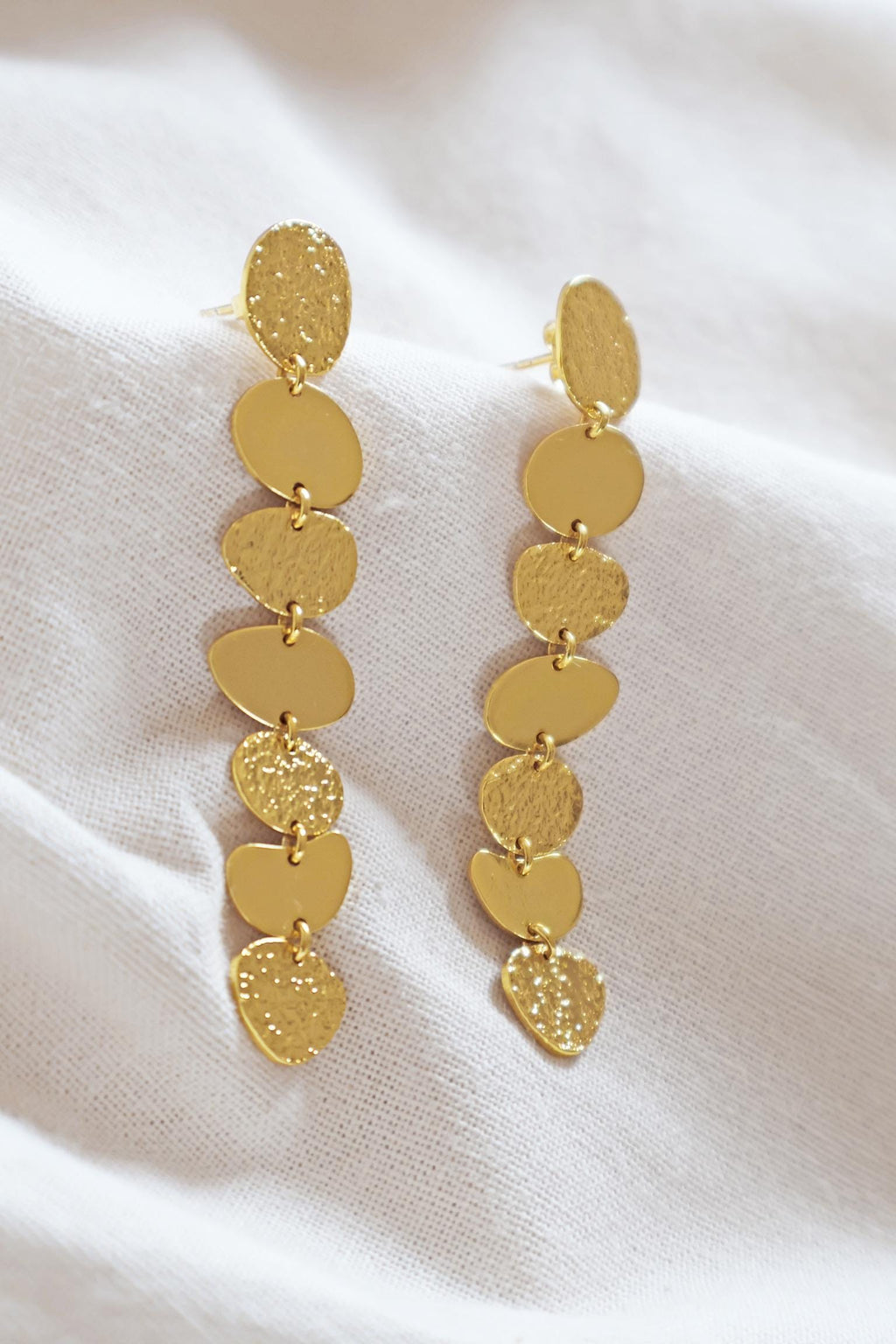 Lange 24k vergoldete Ohrringe I Ethischer Schmuck I Elegante Ohrringe I zeitlos I Gold Struktur Statement Plättchen Ohrringe