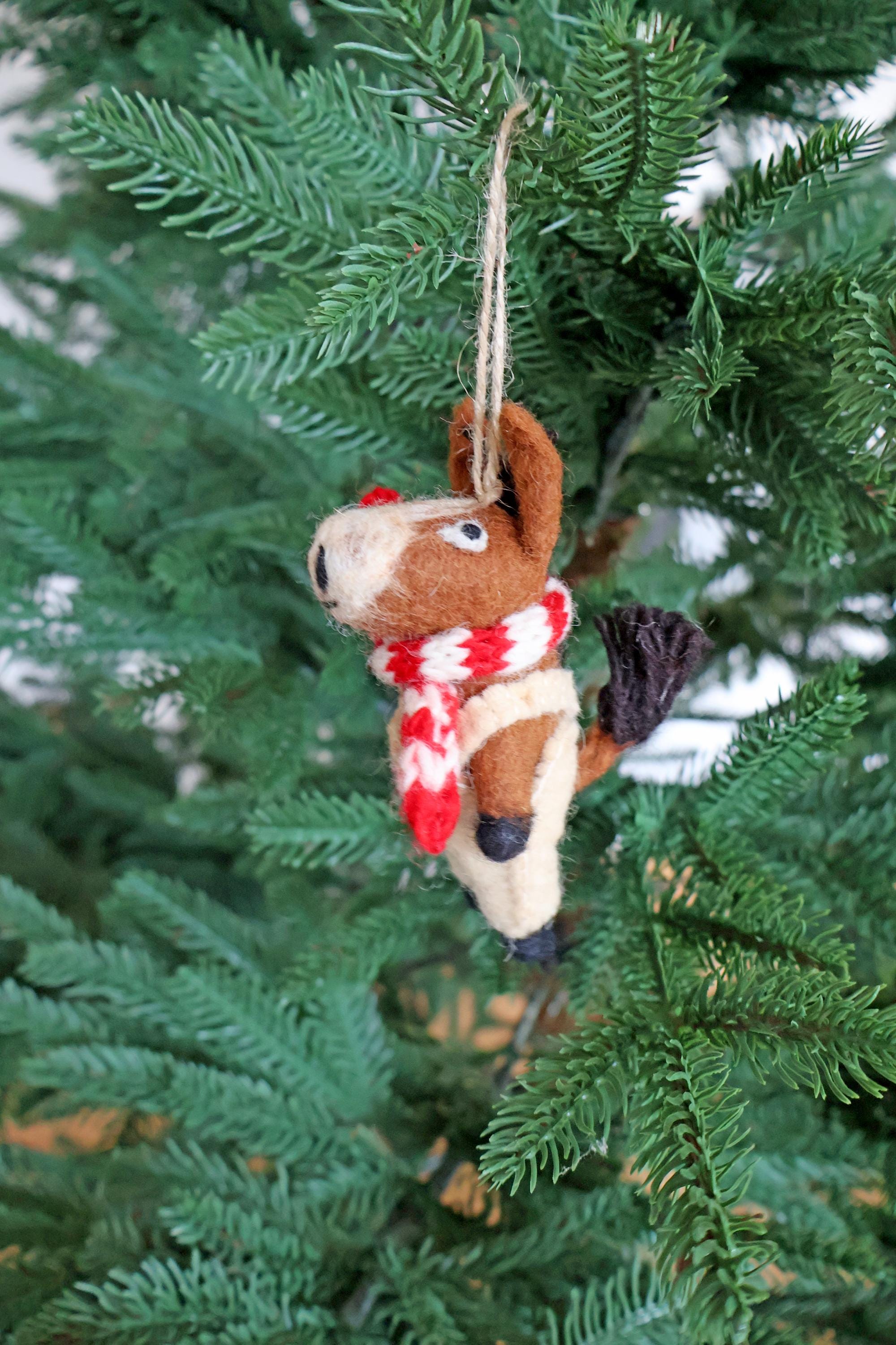 Weihnachtsanhänger Pferd I Filz Christbaumschmuck I Weihnachtsdeko Pferdchen I Pferd mit Latzhose und Schal
