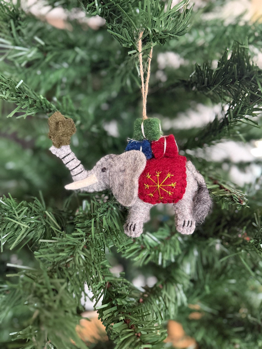 Anhänger Elefant mit Weihnachtsbaum I Deko aus Filz I Winter I Weihnachtsbaum I Weihnachtselefant I Anhänger aus Filz I Wildtiere