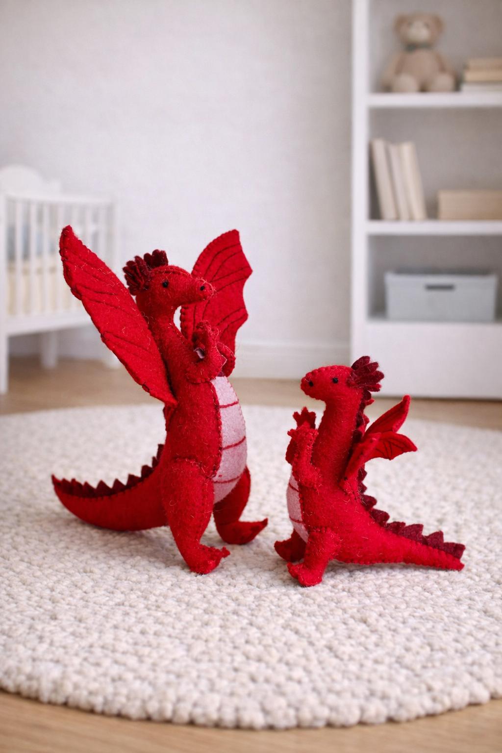 Drache aus Filz I Spielzeug I Dekofigur I Dragon I handgemachtes Spielzeug