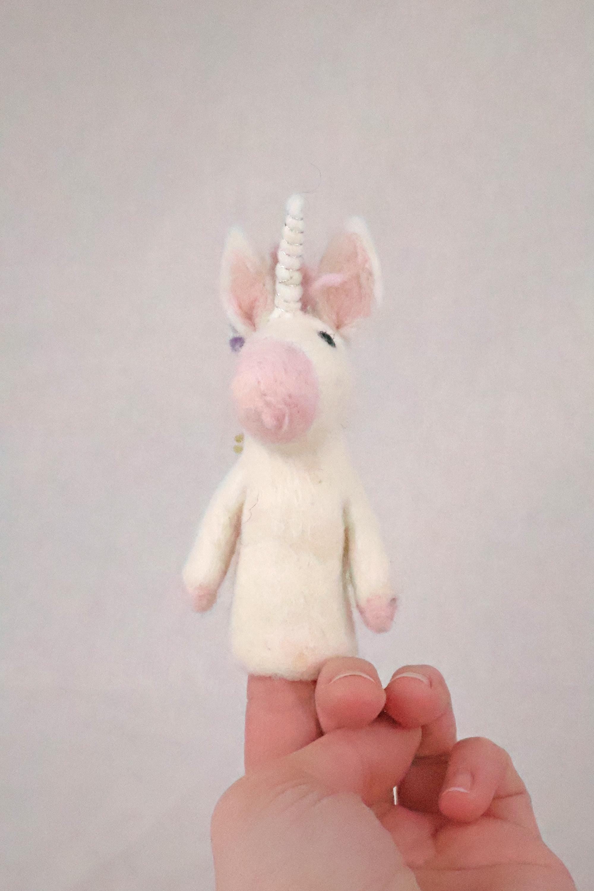 Niedliche Fingerpuppe Einhorn aus Filz I Fingerspiel I Pegasus I Spielzeug Montessori I Geschichten erzählen