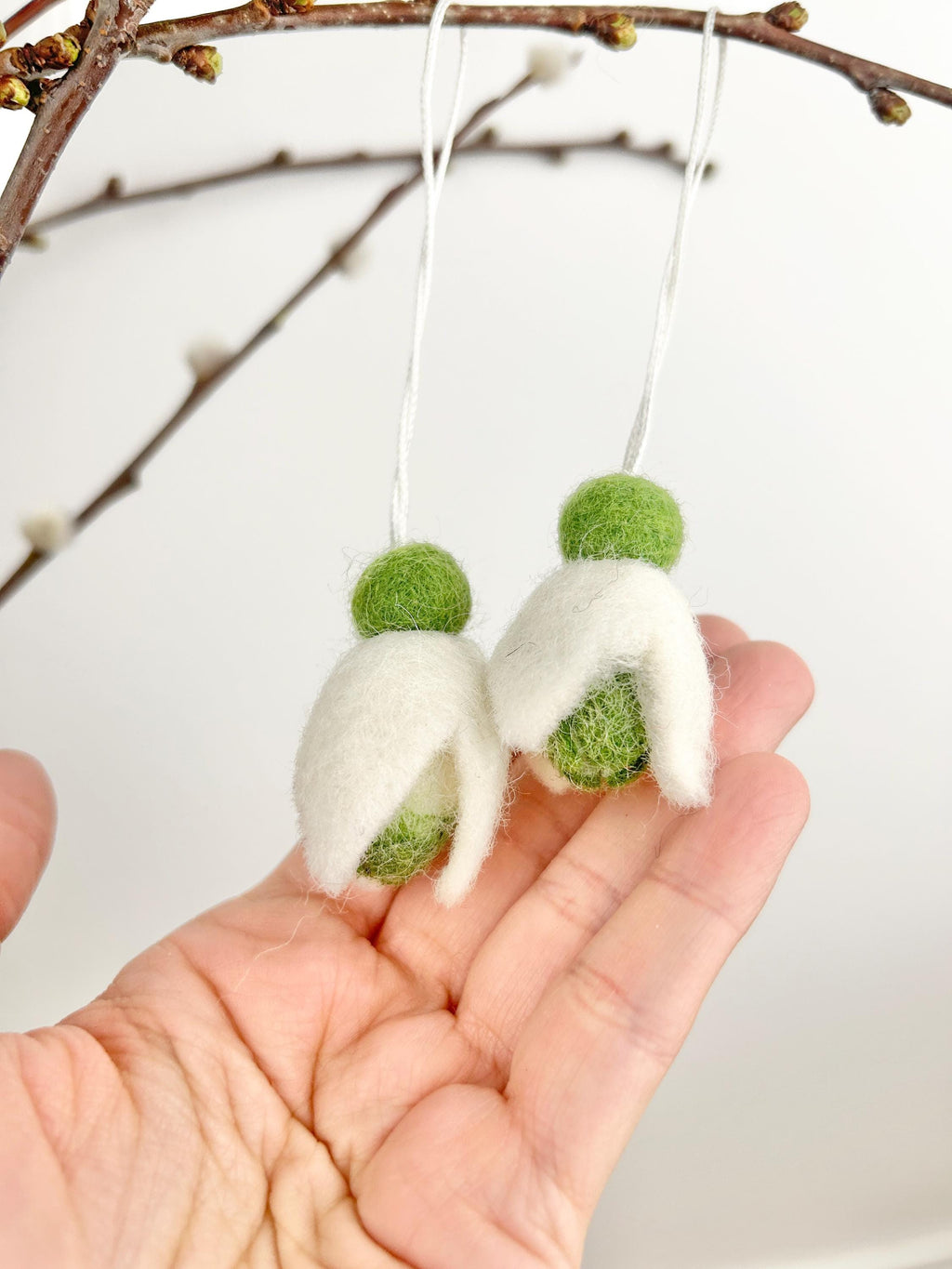 Gefilztes Schneeglöckchen I Dekoration Osterstrauß I Osterdeko I Frühlingsdeko I Blumenstrauß I Fensterdekoration I Anhänger Filz