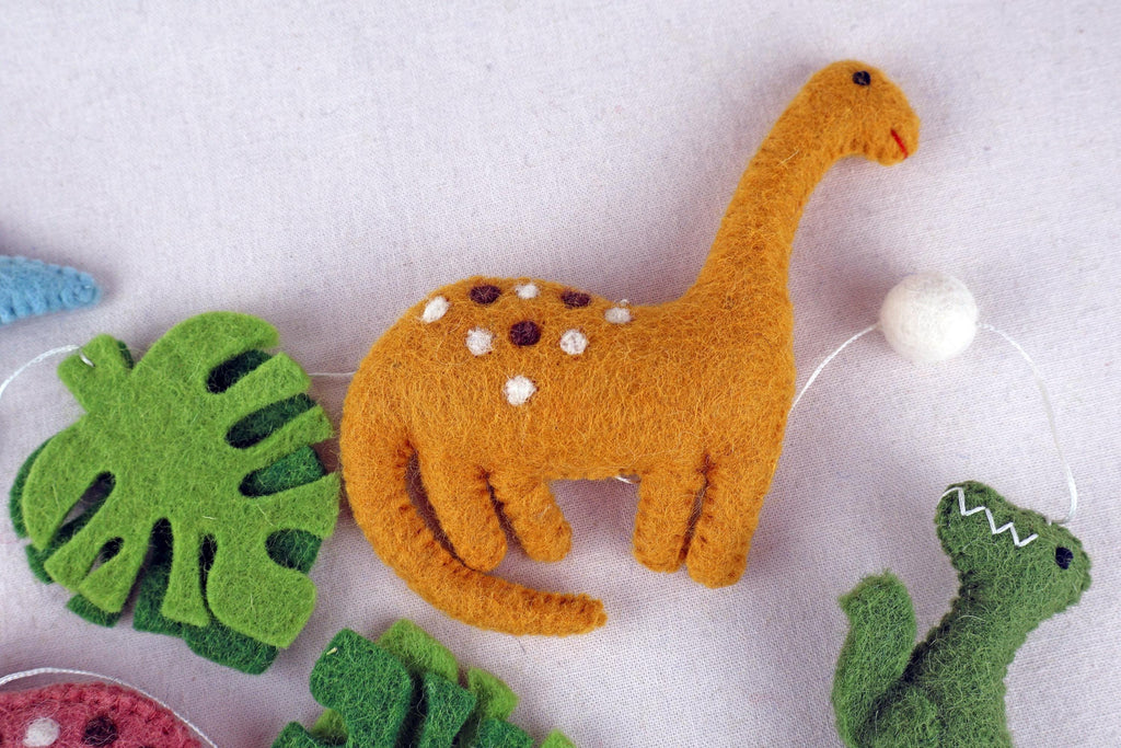Filz Dinosaurier Girlande – Dino Babyzimmer Deko – Handgemachte Wollgirlande – Dino Kinderzimmer – Jurassic Nursery – Geschenk zur Geburt