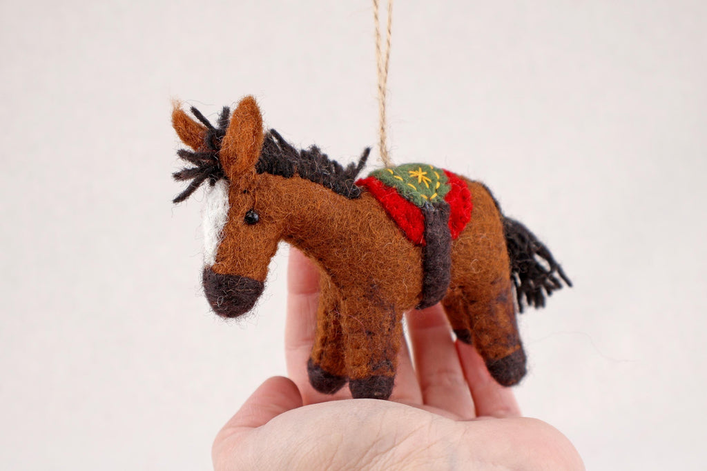 Weihnachtsanhänger braunes Pferd I bestickter Sattel Filz Christbaumschmuck I Weihnachtsdeko Pferdchen