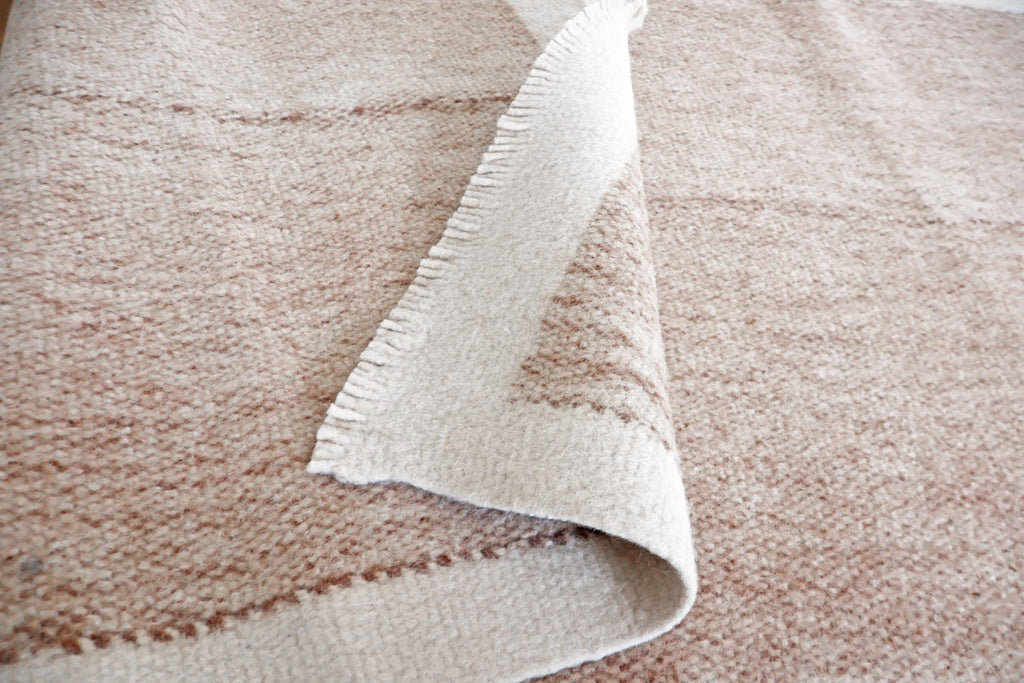 Handgewebter Radhi Teppich aus Nepal – Beige Weiß | Fair Trade Wollteppich | Minimalistischer Boho Teppich | Natur Teppich Wohnzimmer