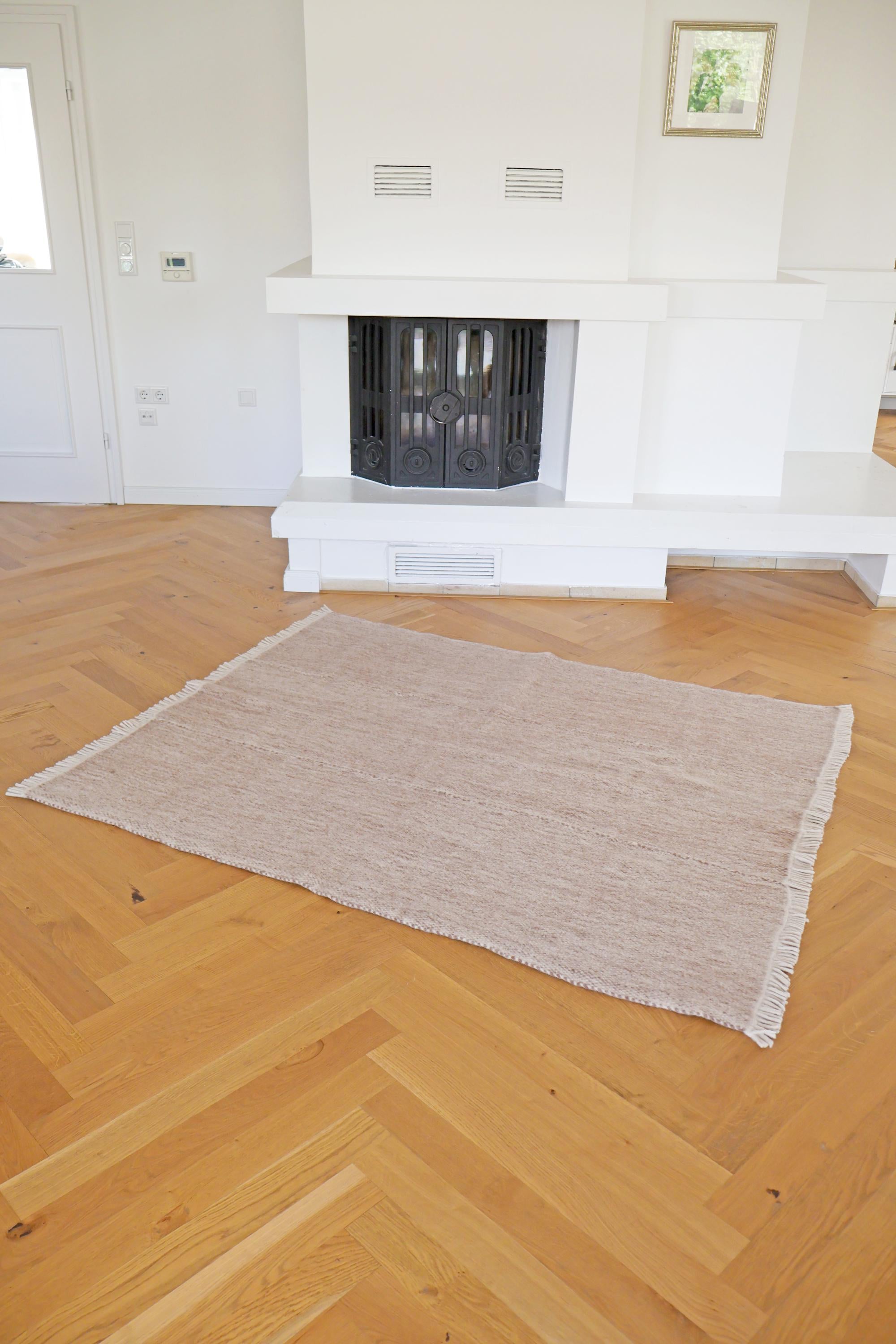 Handgewebter Radhi Teppich aus Nepal – Beige | Fair Trade Wollteppich | Minimalistischer Boho Teppich | Natur Teppich Wohnzimmer