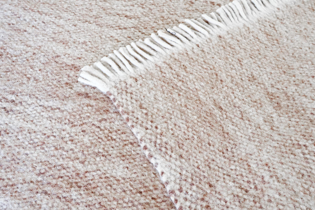 Handgewebter Radhi Teppich aus Nepal – Beige | Fair Trade Wollteppich | Minimalistischer Boho Teppich | Natur Teppich Wohnzimmer