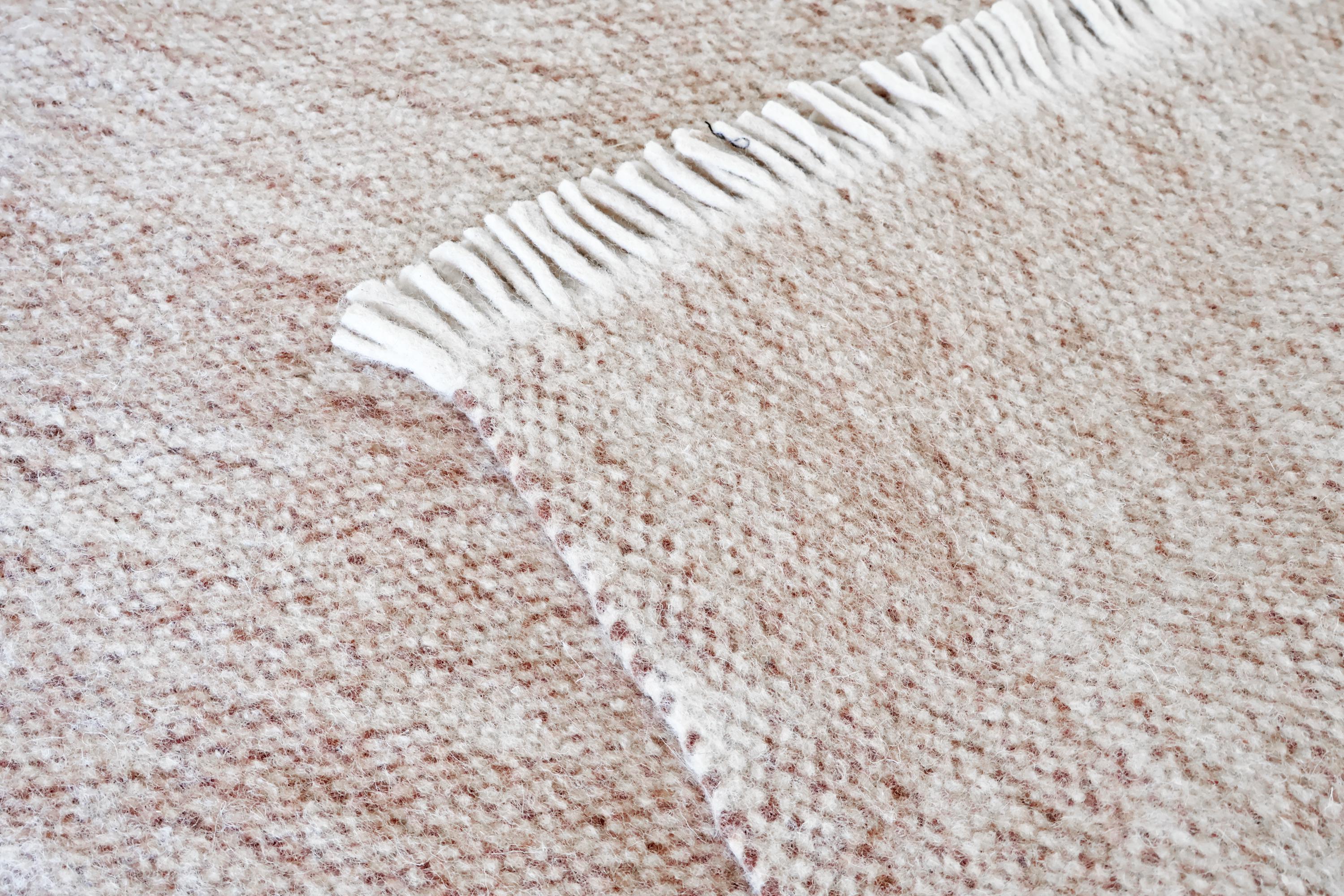 Handgewebter Radhi Teppich aus Nepal – Beige | Fair Trade Wollteppich | Minimalistischer Boho Teppich | Natur Teppich Wohnzimmer