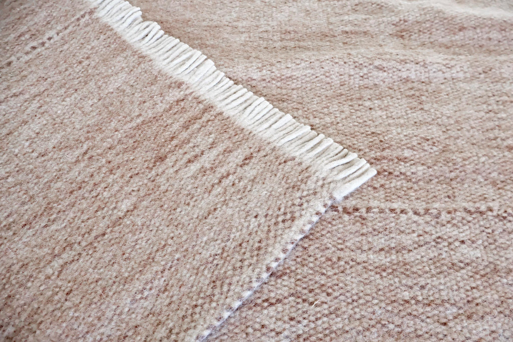 Handgewebter Radhi Teppich aus Nepal – Beige | Fair Trade Wollteppich | Minimalistischer Boho Teppich | Natur Teppich Wohnzimmer