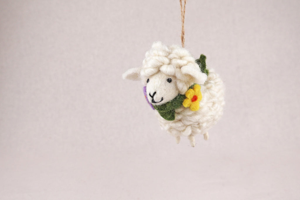 Anhänger Schaf mit Blumenkranz I Christbaumschmuck Weihnachtsdeko I Winter Weihnachtsbaum I Weihnachtsschaf