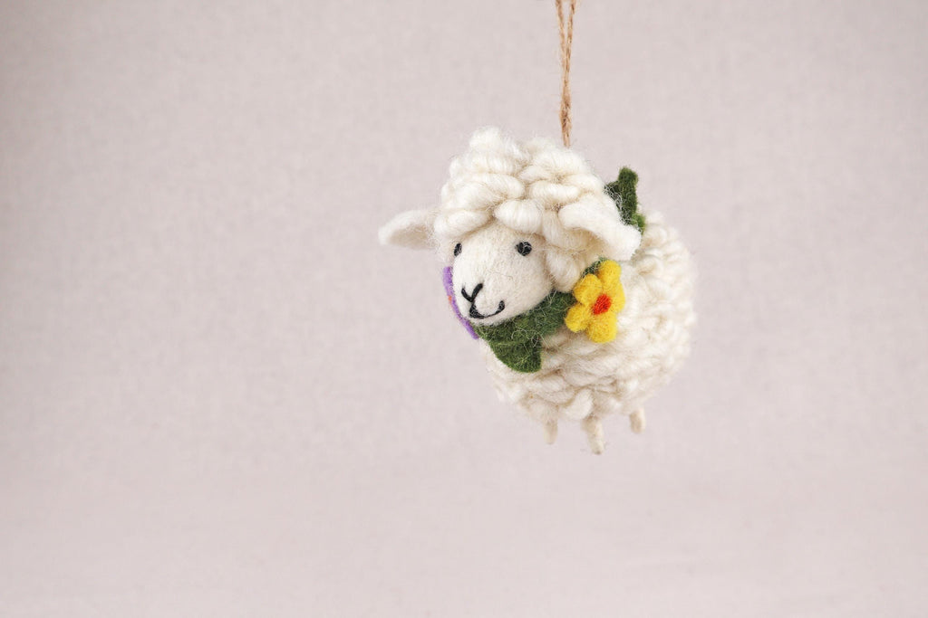 Anhänger Schaf mit Blumenkranz I Christbaumschmuck Weihnachtsdeko I Winter Weihnachtsbaum I Weihnachtsschaf