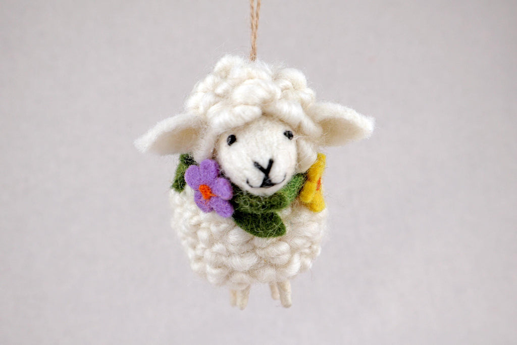 Anhänger Schaf mit Blumenkranz I Christbaumschmuck Weihnachtsdeko I Winter Weihnachtsbaum I Weihnachtsschaf