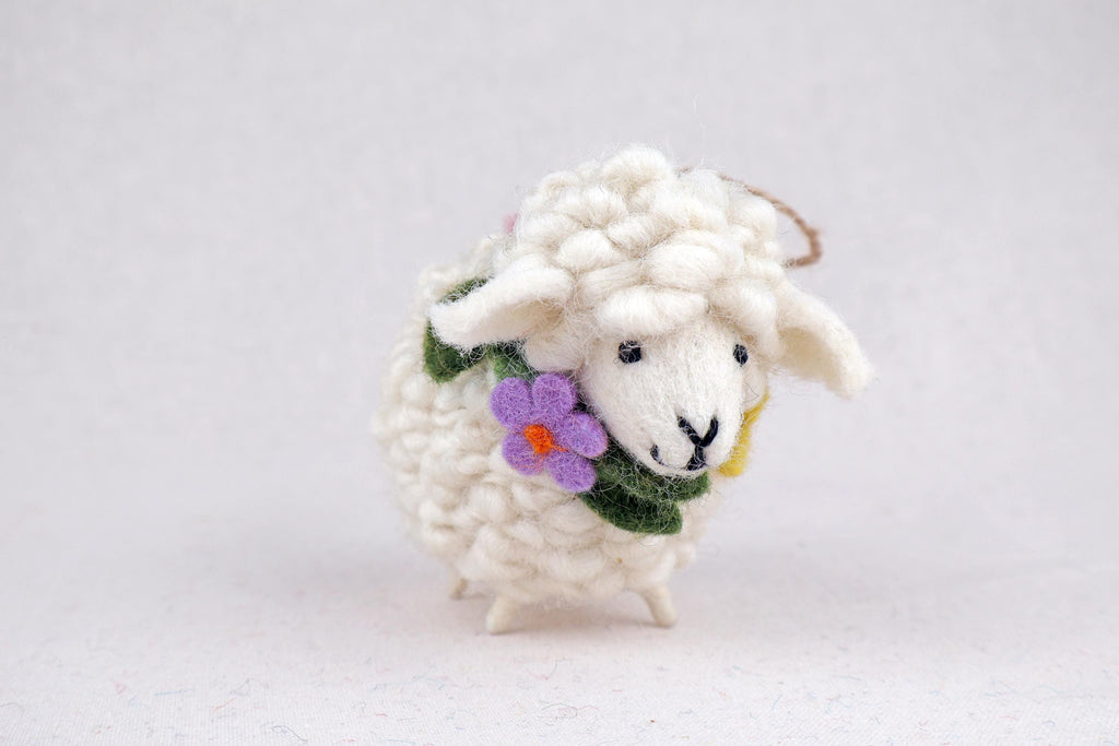 Anhänger Schaf mit Blumenkranz I Christbaumschmuck Weihnachtsdeko I Winter Weihnachtsbaum I Weihnachtsschaf