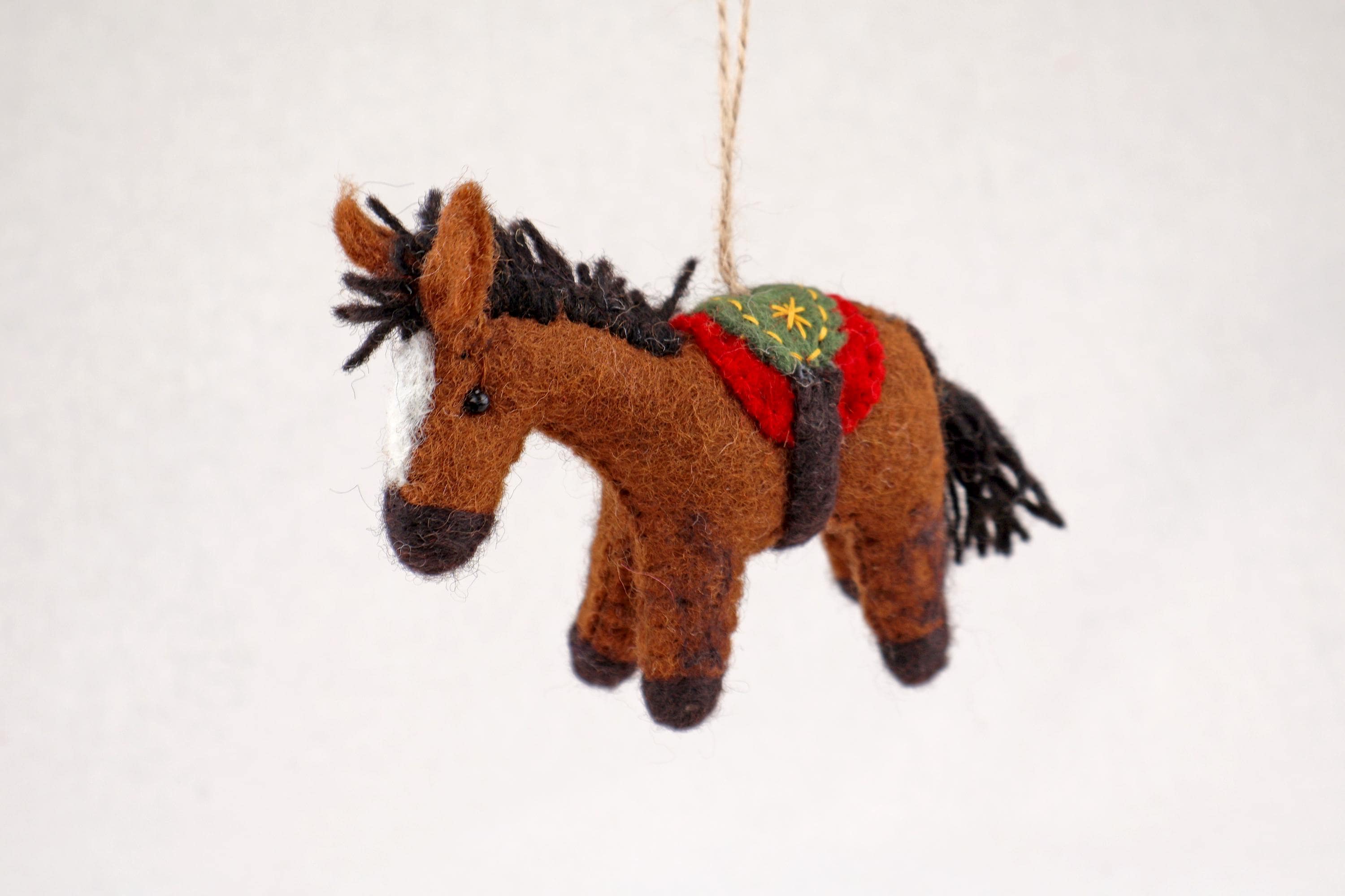 Weihnachtsanhänger braunes Pferd I bestickter Sattel Filz Christbaumschmuck I Weihnachtsdeko Pferdchen