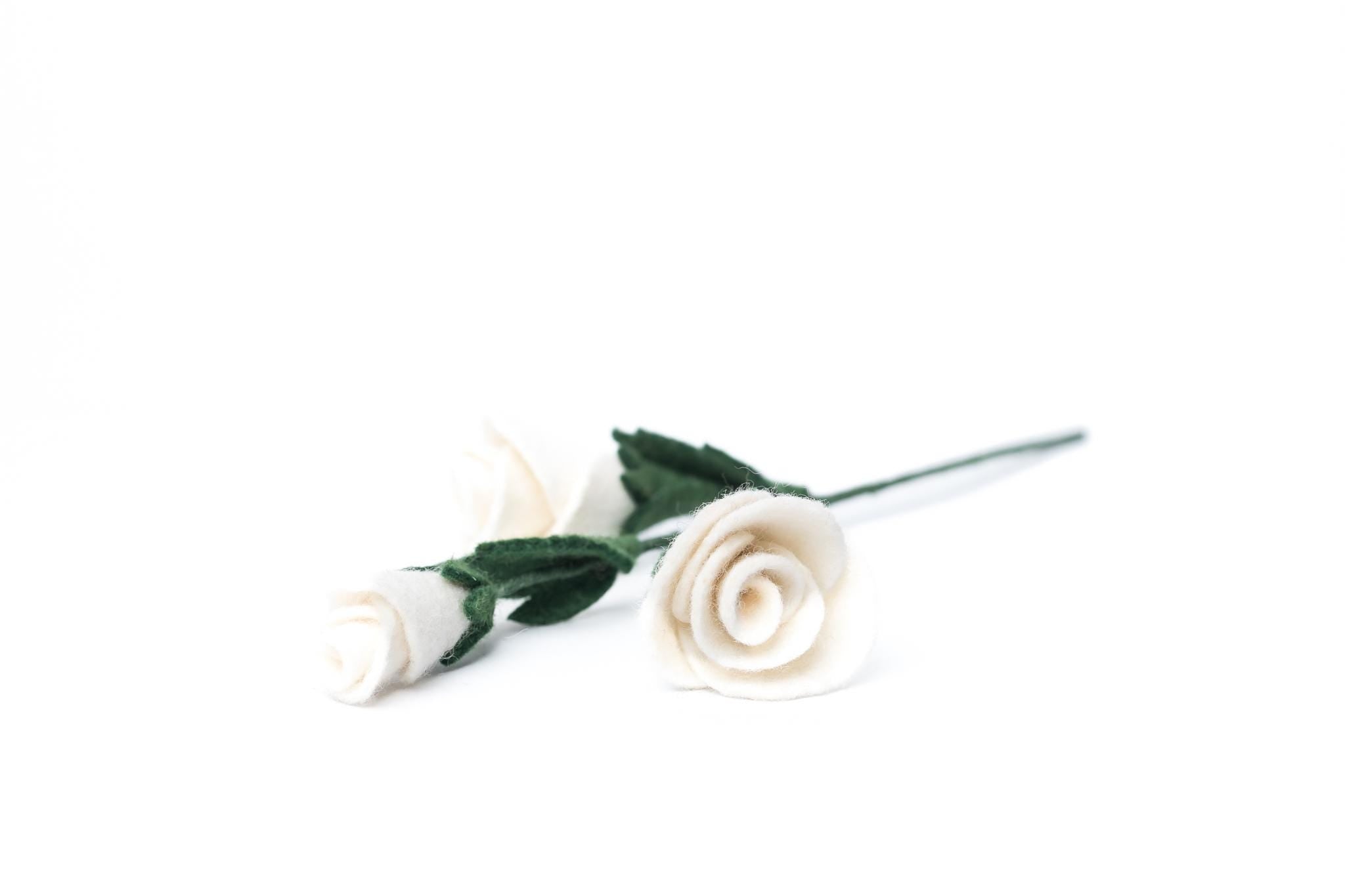 Filz Lisianthus Blume – nachhaltige Deko, handgemacht Fair Trade Nepal, weiße Filzblume, Naturdeko, minimalistische Boho Deko, Naturdeko