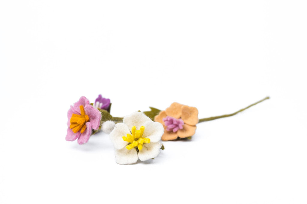 Filz Wiesenblumen bunt – nachhaltige Deko, handgemacht Fair Trade Nepal, Blütenzweig, Pastellblumen, Boho Naturdeko