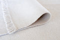 Handgewebter Radhi Teppich in Creme – Ungefärbte Wolle | Fair Trade Wollteppich aus Nepal | Minimalistischer Natur Teppich I Wohnzimmer