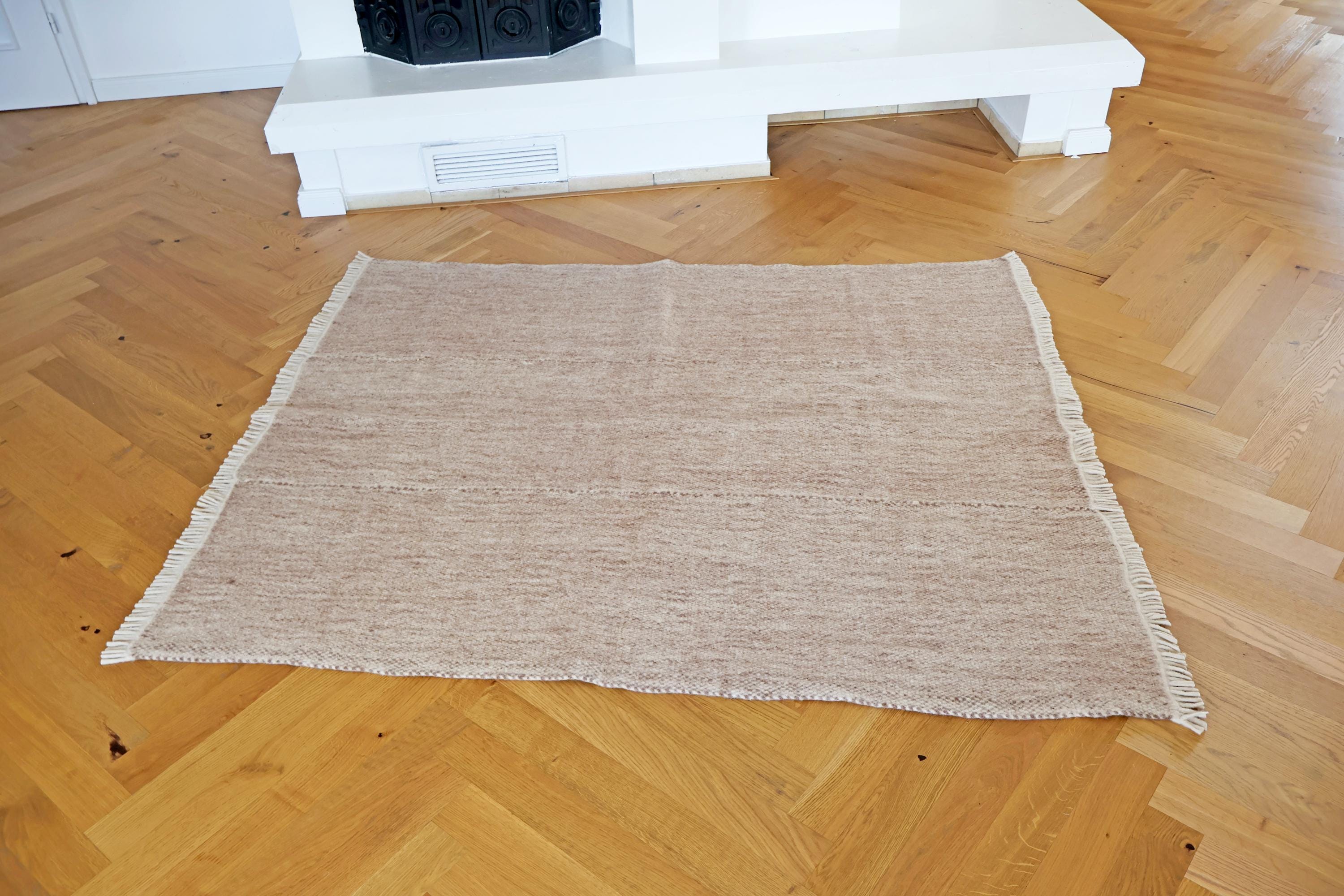 Handgewebter Radhi Teppich aus Nepal – Beige | Fair Trade Wollteppich | Minimalistischer Boho Teppich | Natur Teppich Wohnzimmer