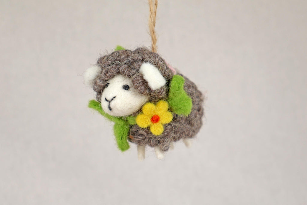 Anhänger Schaf mit Blumenkranz I Frühlingsdeko I Osterdeko I Christbaumschmuck Weihnachtsdeko I Winter Weihnachtsbaum I Weihnachtsschaf