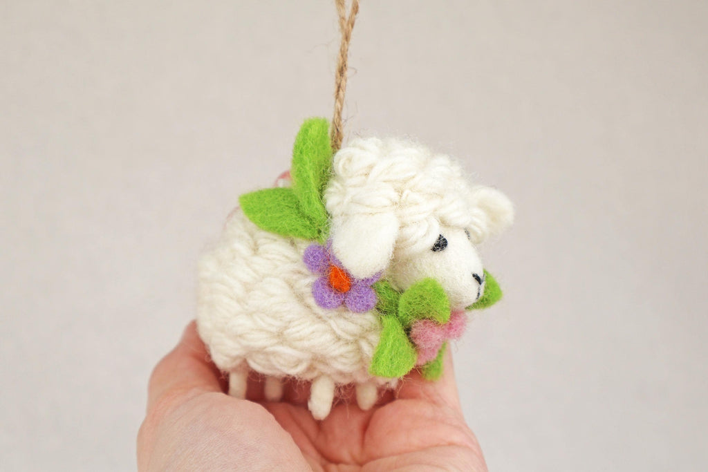 Anhänger Schaf mit Blumenkranz I Frühlingsdeko I Osterdeko I Christbaumschmuck Weihnachtsdeko I Winter Weihnachtsbaum I Weihnachtsschaf