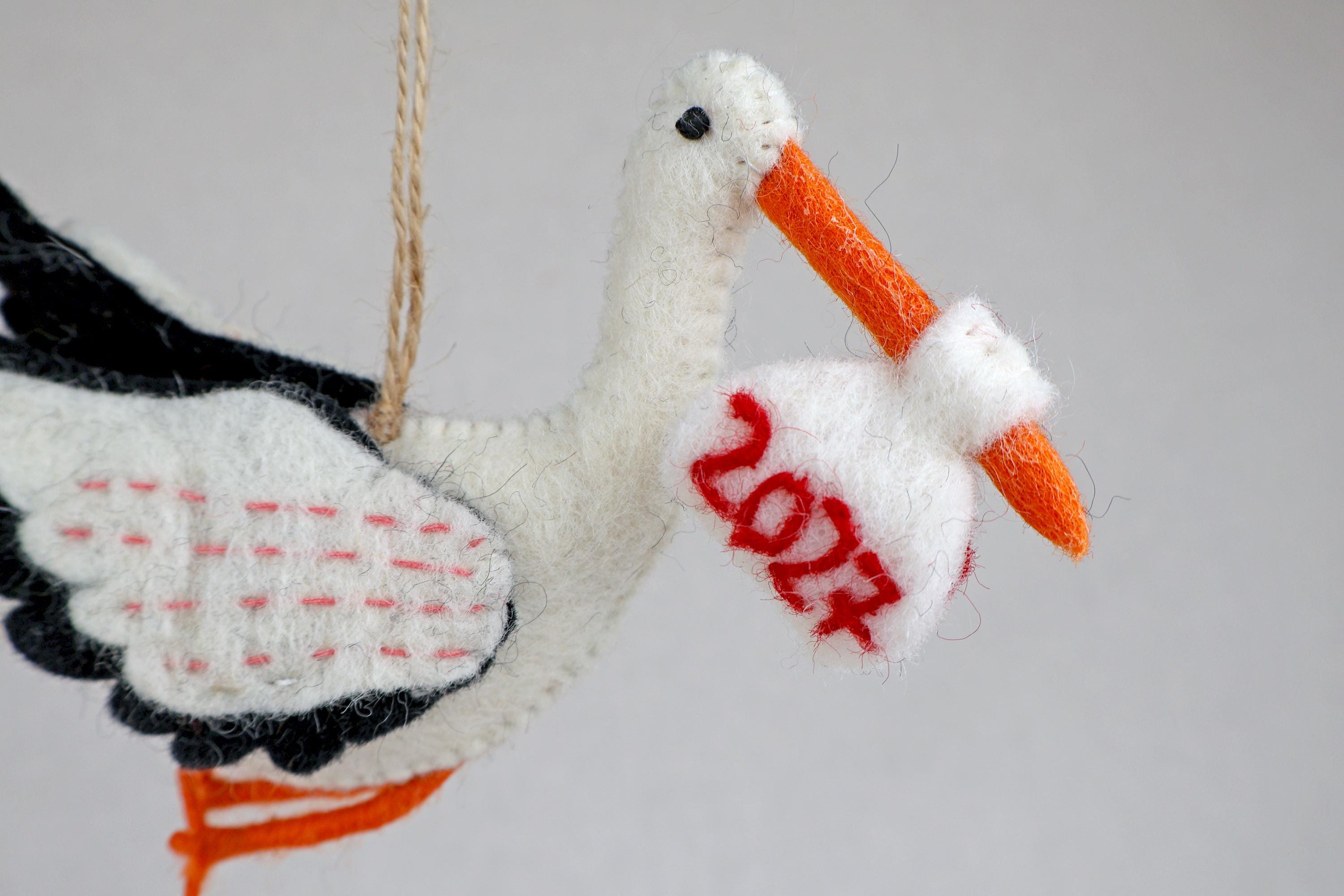 Storch 2027 aus Filz I Filz Christbaumschmuck I Weihnachtsdeko I Babyparty I Frühlingsdeko I Geburt I Schwangerschaftsverkündigung I
