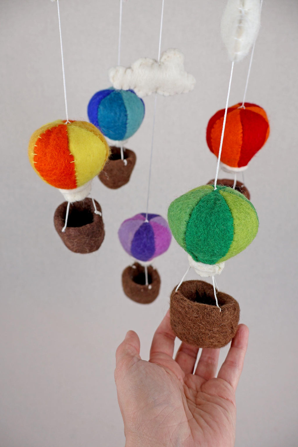 Heißluftballon Mobilé Baby I Kinderzimmer Dekoration I Babyzimmer Ausstattung I Geburt I Filzdeko Baby I Regenbogen Wolke I Mobilé Filz
