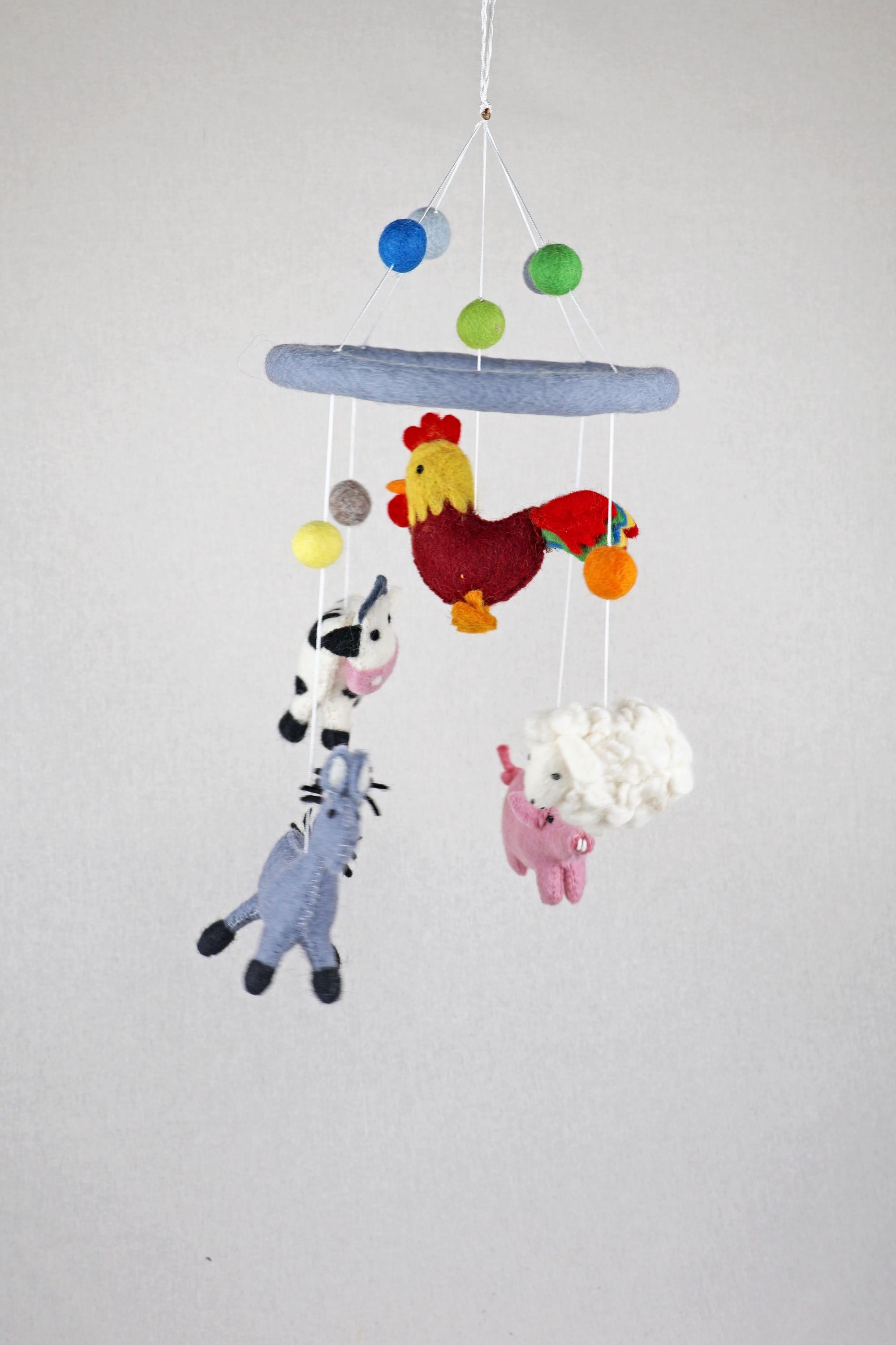 Mobilé Bauernhof, Kinderzimmer, Filz, Schwein, Esel, Hahn, Kuh, Babyzimmer, Kindergarten, Wolle, Schafswolle, Dekoration, Babybett, Geburt