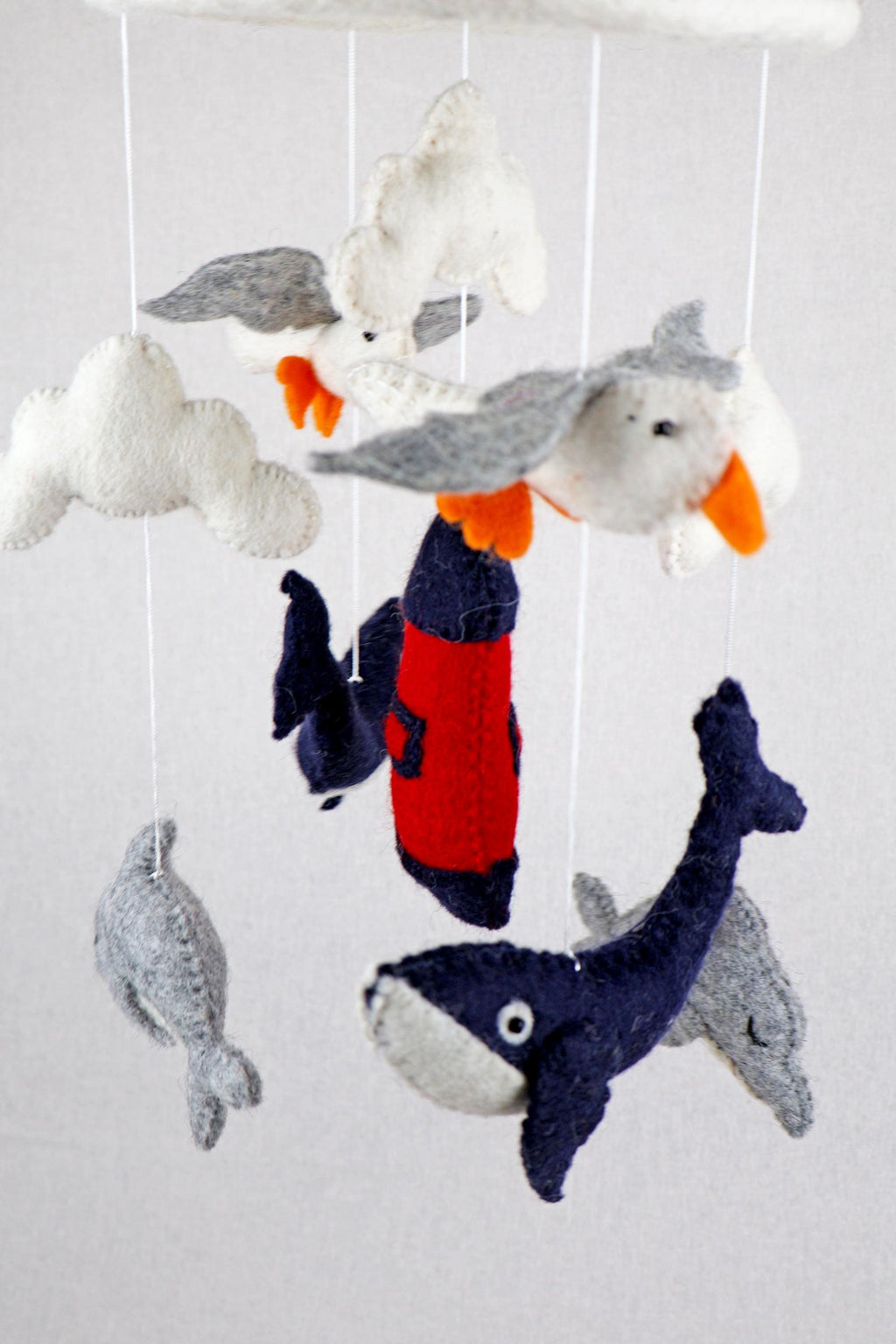 Leuchtturm Mobilé, Möwe, Walfisch, Delfin, maritim, Kinderzimmer, Filz, Babyzimmer, Wolle, Schafswolle, Dekoration, Babybett, Geburt, Orca