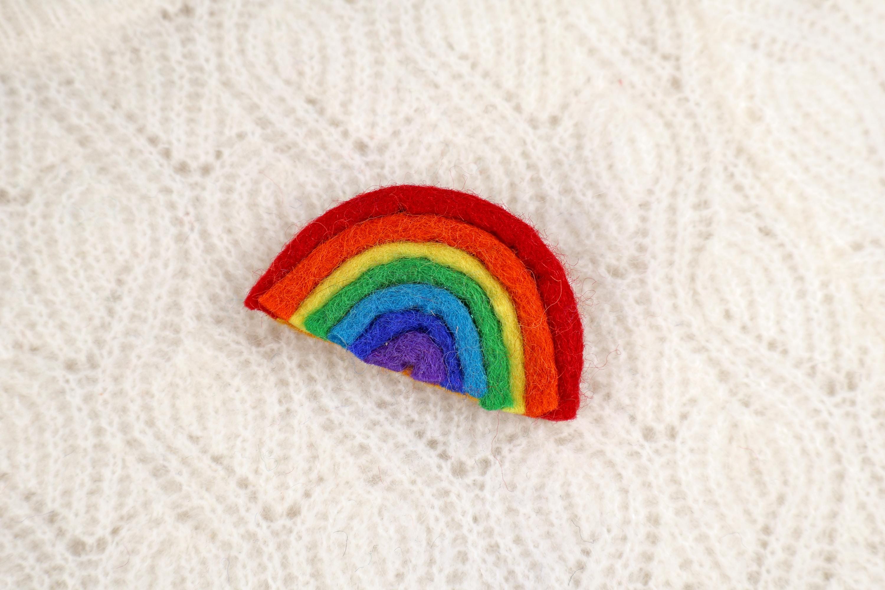 Filz Anstecker Regenbogen I Kinderbrosche I Bunte Brosche I Filzaccessoire I Geschenkidee