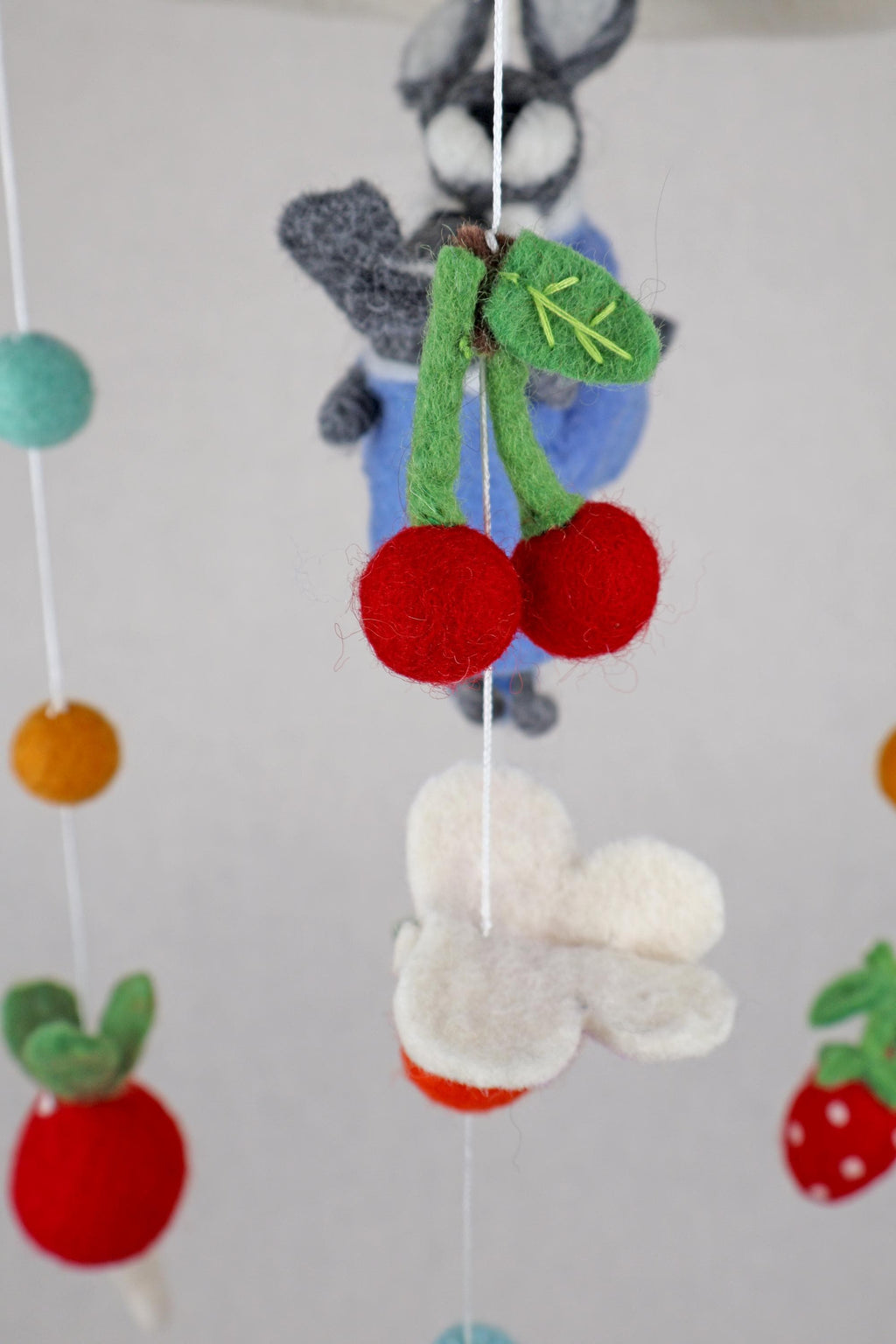 Filz-Mobile Häschen im Gemüsegarten I Mobilé Kinderzimmer I Filzdeko Kinderzimmer I Babyzimmer I Babydekoration I Obstdeko I Gießkanne