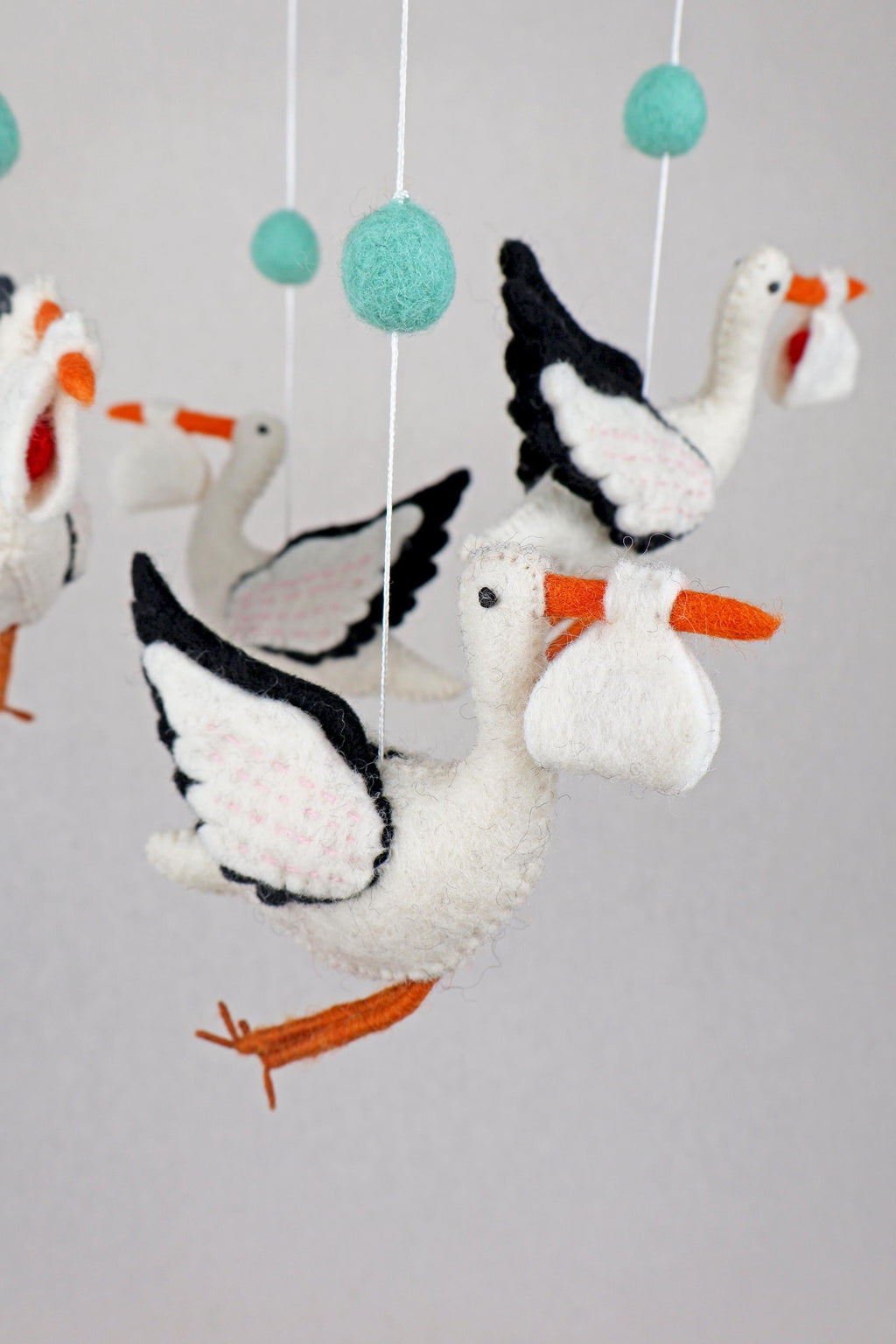 Mobilé Storchenflug I Storch Mobilé I Klapperstorch I Kinderzimmer Dekoration I Filz Deko I Babyzimmer I Geschenk zur Geburt I Babyshower