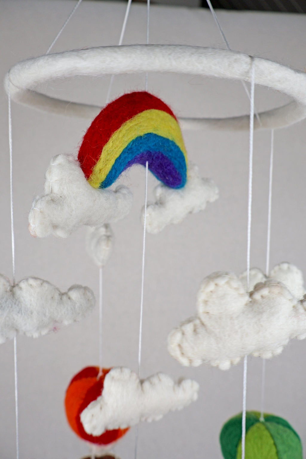 Heißluftballon Mobilé Baby I Kinderzimmer Dekoration I Babyzimmer Ausstattung I Geburt I Filzdeko Baby I Regenbogen Wolke I Mobilé Filz
