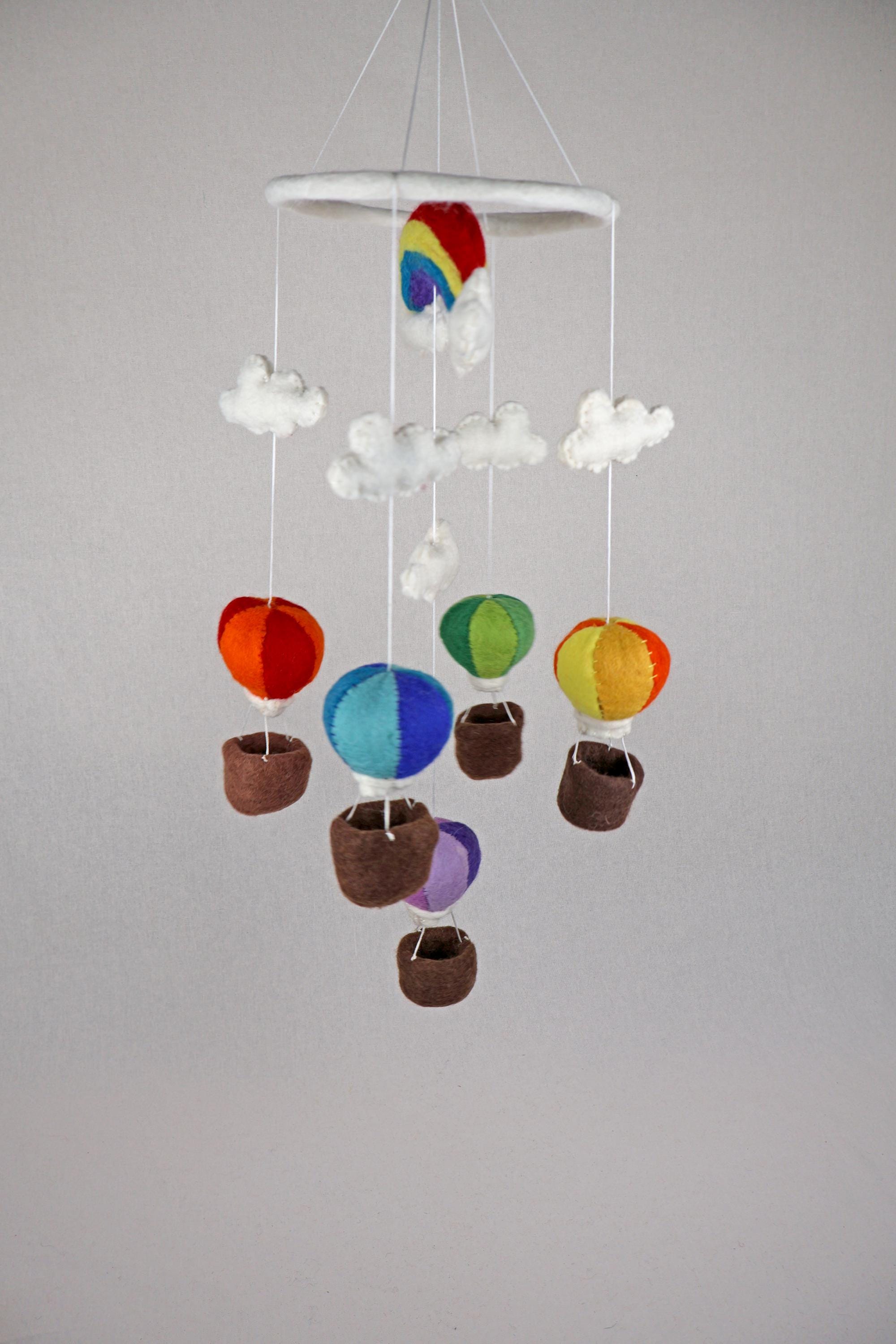 Heißluftballon Mobilé Baby I Kinderzimmer Dekoration I Babyzimmer Ausstattung I Geburt I Filzdeko Baby I Regenbogen Wolke I Mobilé Filz
