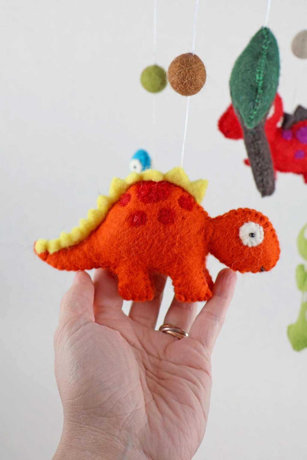 Dinosaurier Mobilé Baby I KinderzimmerdekoI Babyzimmer I Kindergarten I Handgemachtes Dino Baby Mobile aus Schurwolle