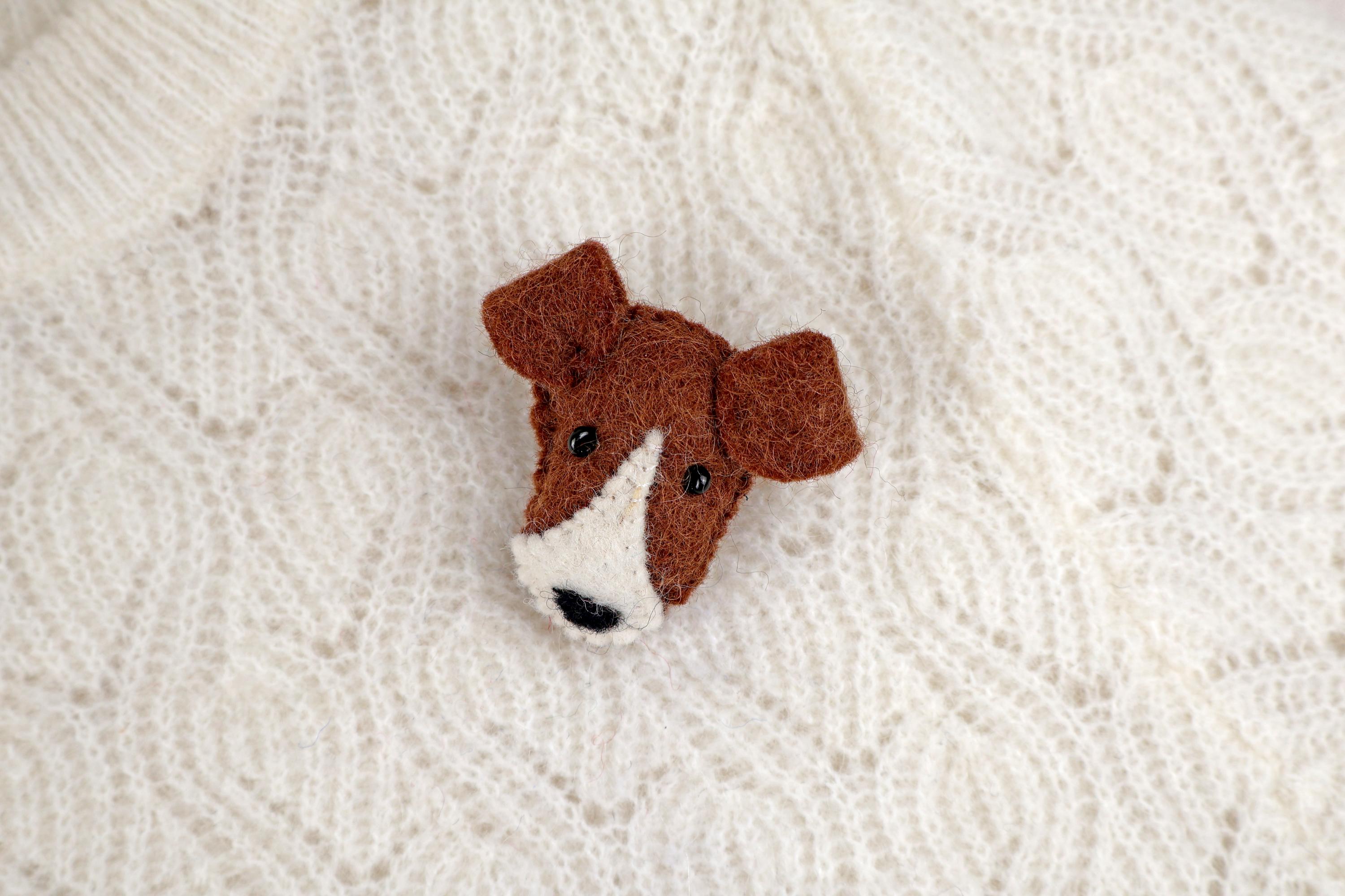 Filz Anstecker Brosche Hund dog