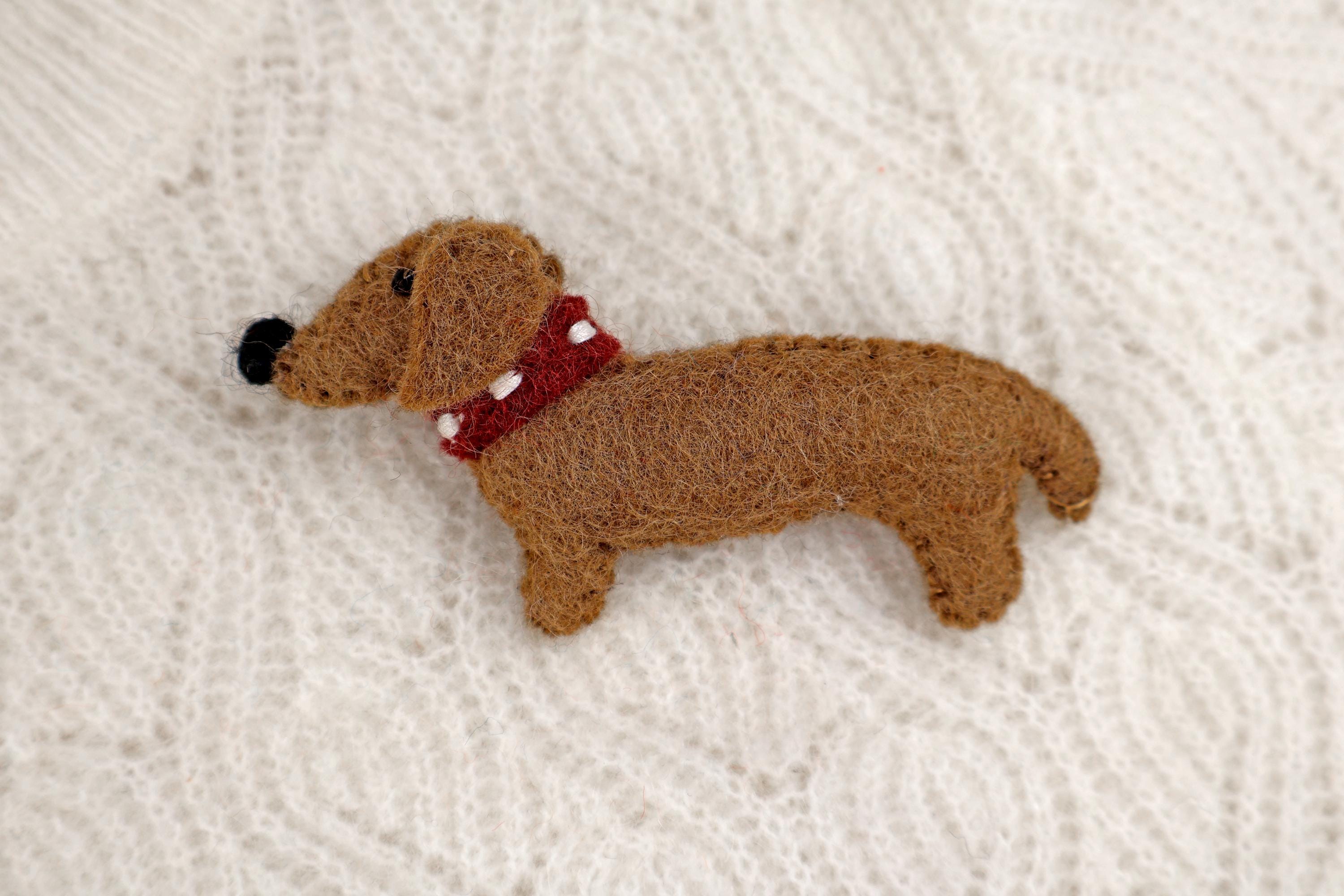 Filz Anstecker Hund I Kinderbrosche I Hundebrosche I Dackel I Filzaccessoire I Dackelfan