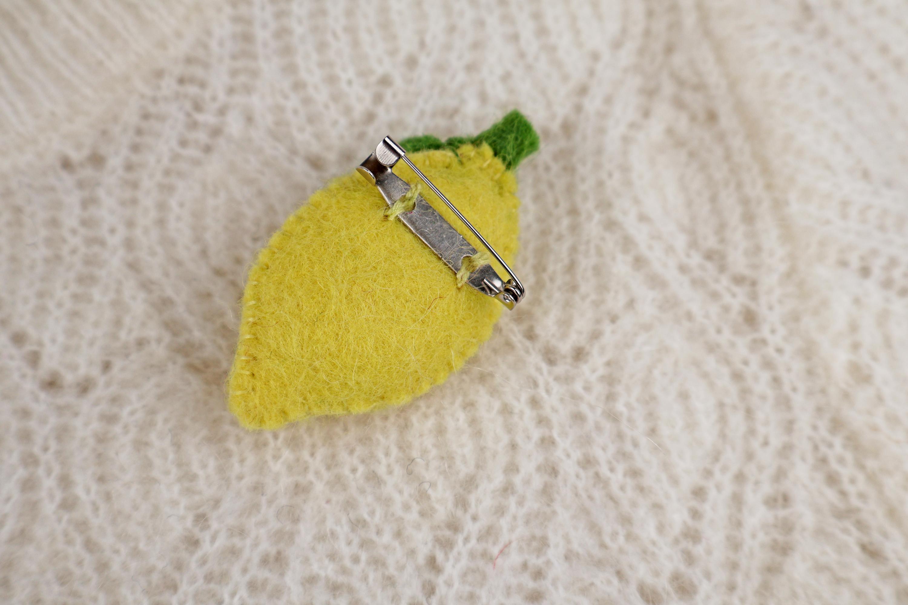 Filz Anstecker Zitrone I Kinderbrosche I Bunte Brosche I Filzaccessoire I Geschenkidee I Fruchtiger Schmuck