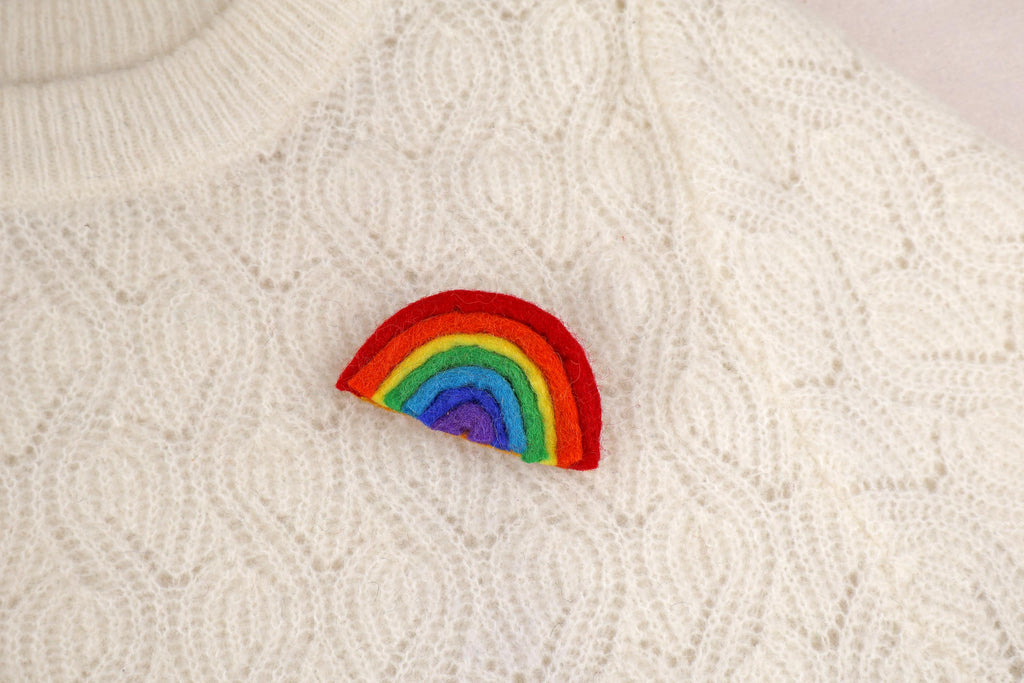 Filz Anstecker Regenbogen I Kinderbrosche I Bunte Brosche I Filzaccessoire I Geschenkidee