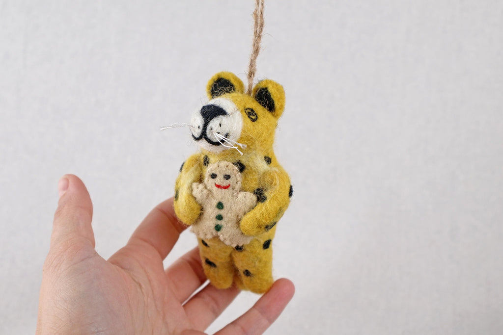 Weihnachtsbaum Anhänger Leopard mit Lebkuchenmann I Deko aus Filz I Winter I Weihnachtsbaum I Herbstdeko I Anhänger aus Filz I Wildtiere I