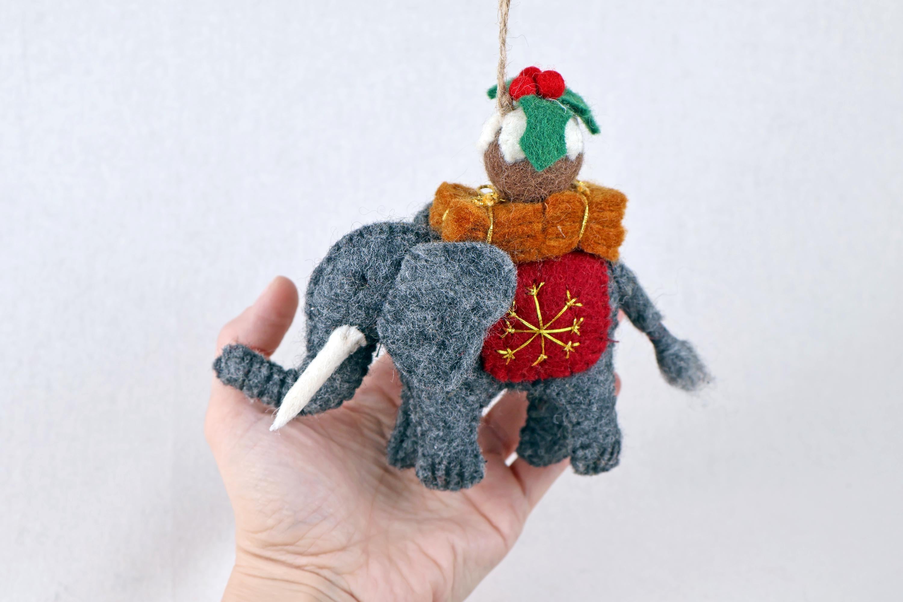 Anhänger Elefant mit Weihnachtsgeschenk I Deko aus Filz I Winter I Weihnachtsbaum I Weihnachtselefant I Anhänger aus Filz I Wildtiere