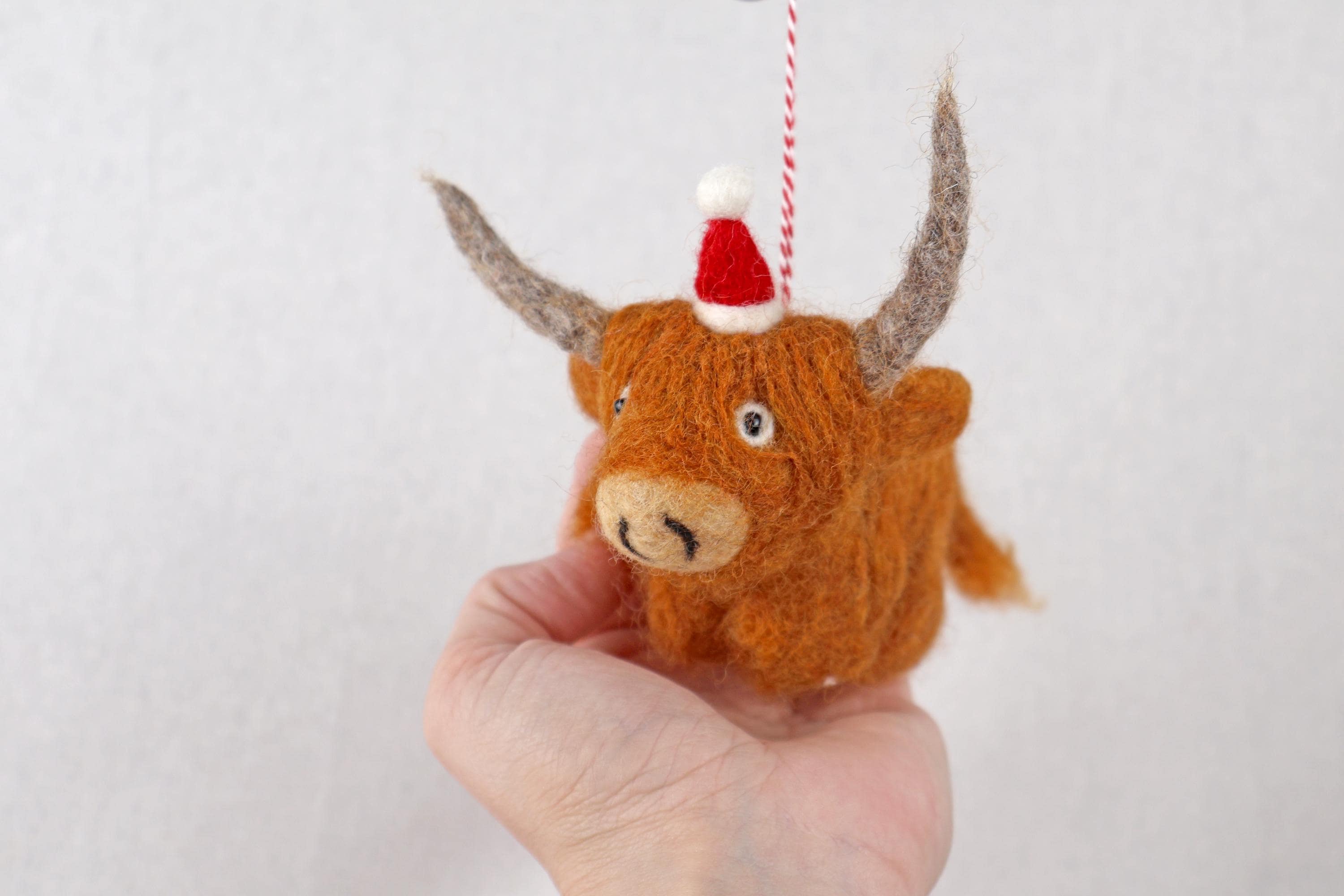 Filzanhänger Highland Rind mit Mütze I weihnachtliche Kuh I Christbaumschmuck I Weihnachtsdeko I Weihnachten I Anhänger