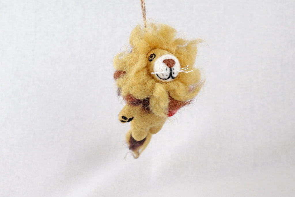 Weihnachtsbaum Anhänger Löwe mit Zuckerstange I Deko aus Filz I Winter I Weihnachtsbaum I Herbstdeko I Anhänger aus Filz I Wildtiere I