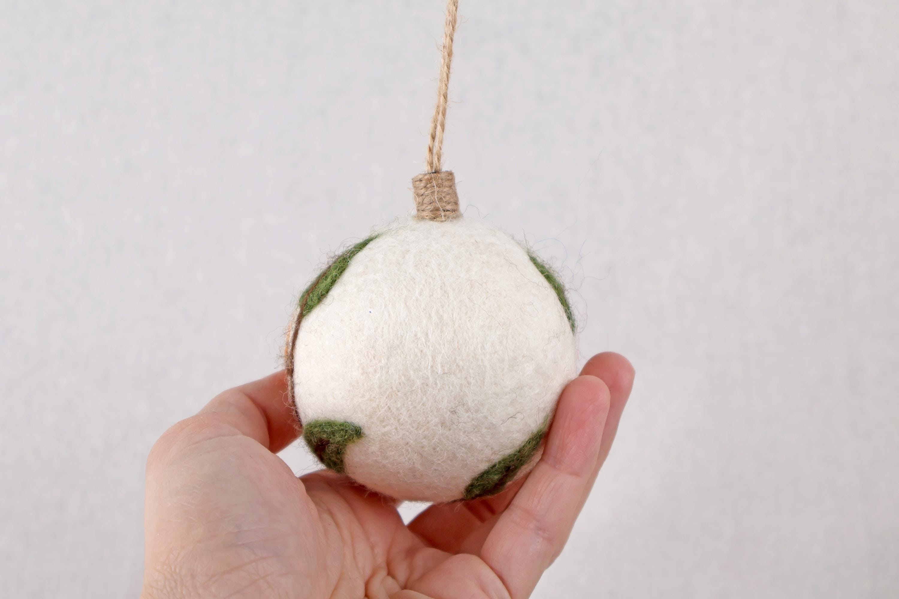 Weihnachtskugel Filz Vogel handgemacht I Weihnachtsdeko I Anhänger I Schnäpper Deko I Weihnachtsschmuck I Christbaumkugel Kugel Filz