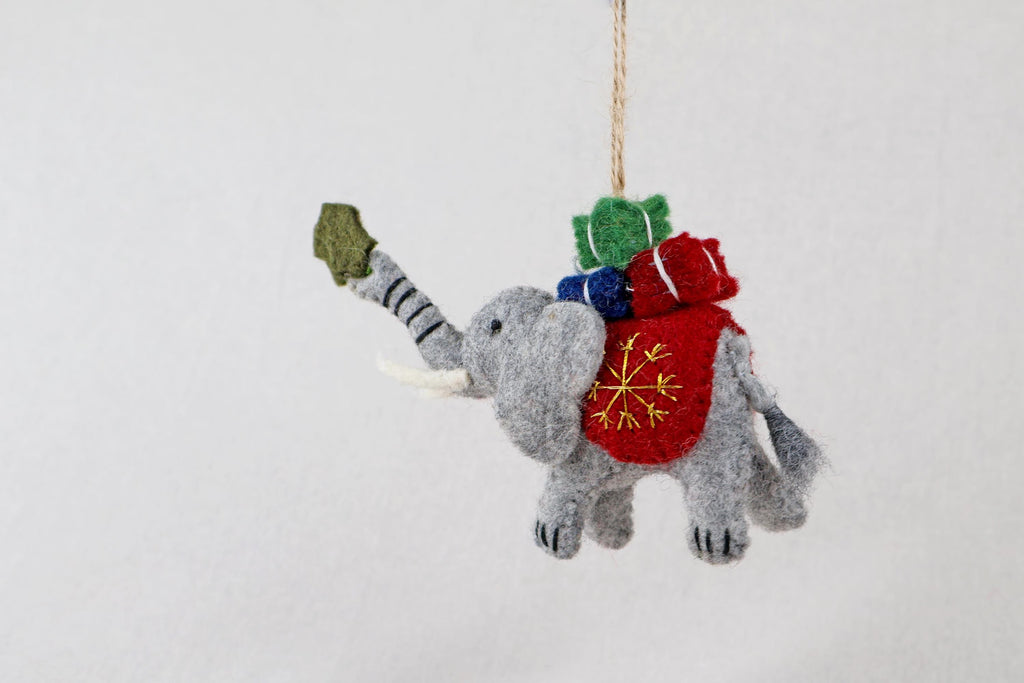 Anhänger Elefant mit Weihnachtsbaum I Deko aus Filz I Winter I Weihnachtsbaum I Weihnachtselefant I Anhänger aus Filz I Wildtiere