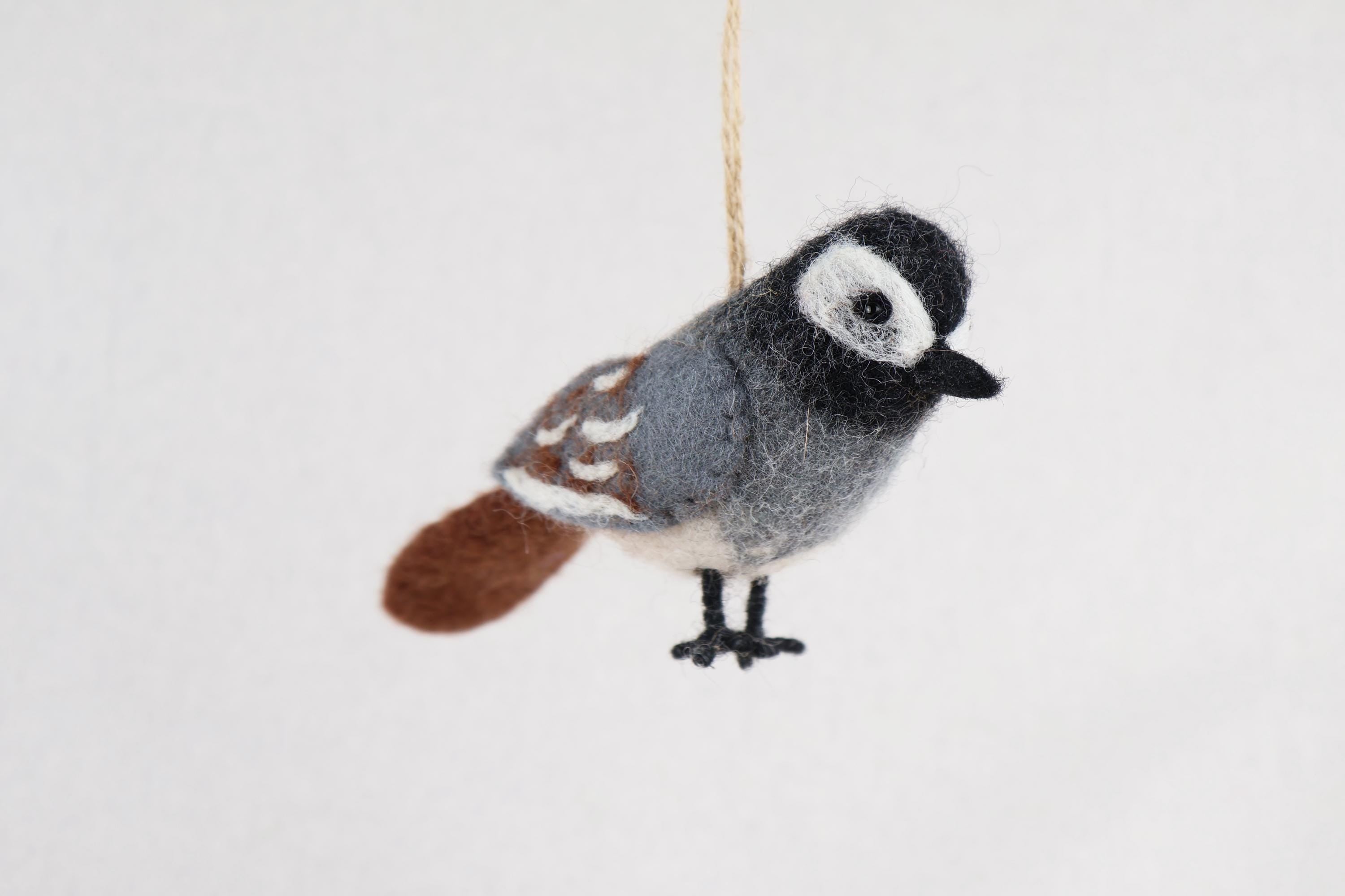 Filzanhänger Bachstelze I Christbaumschmuck I Weihnachtsdeko I Winterdeko I Weihnachtsbaum I Frühlingsdeko I Vogeldeko I Naturdeko I Fair