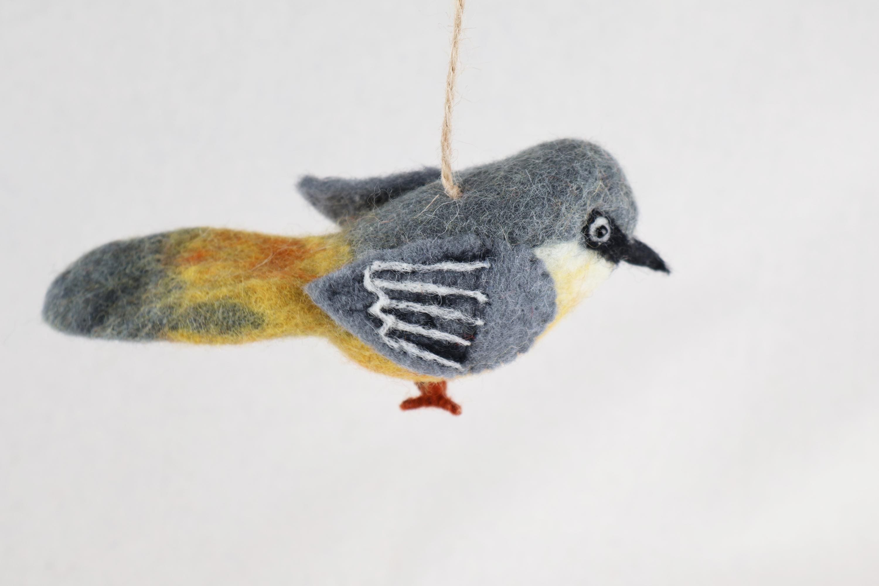 Filzanhänger Bergstelze I Christbaumschmuck I Weihnachtsdeko I Winterdeko I Weihnachtsbaum I Frühlingsdeko I Vogeldeko I Naturdeko I Fair