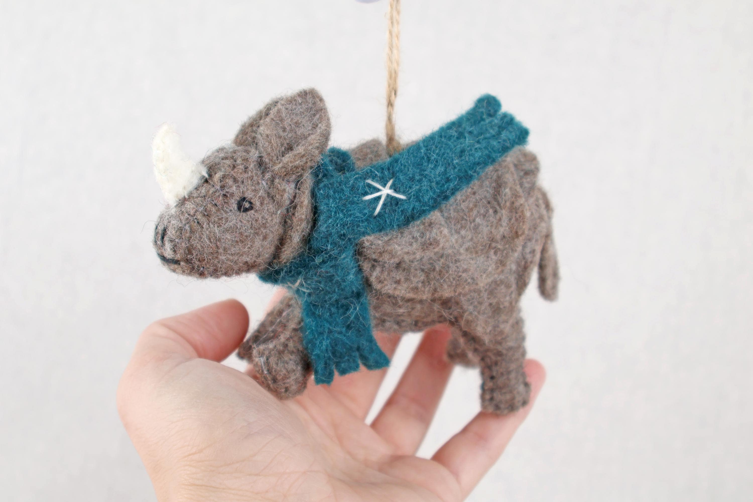 Anhänger Nashorn I Deko aus Filz I Winter I Weihnachtsbaum I Herbstdeko I Anhänger aus Filz I Wildtiere I
