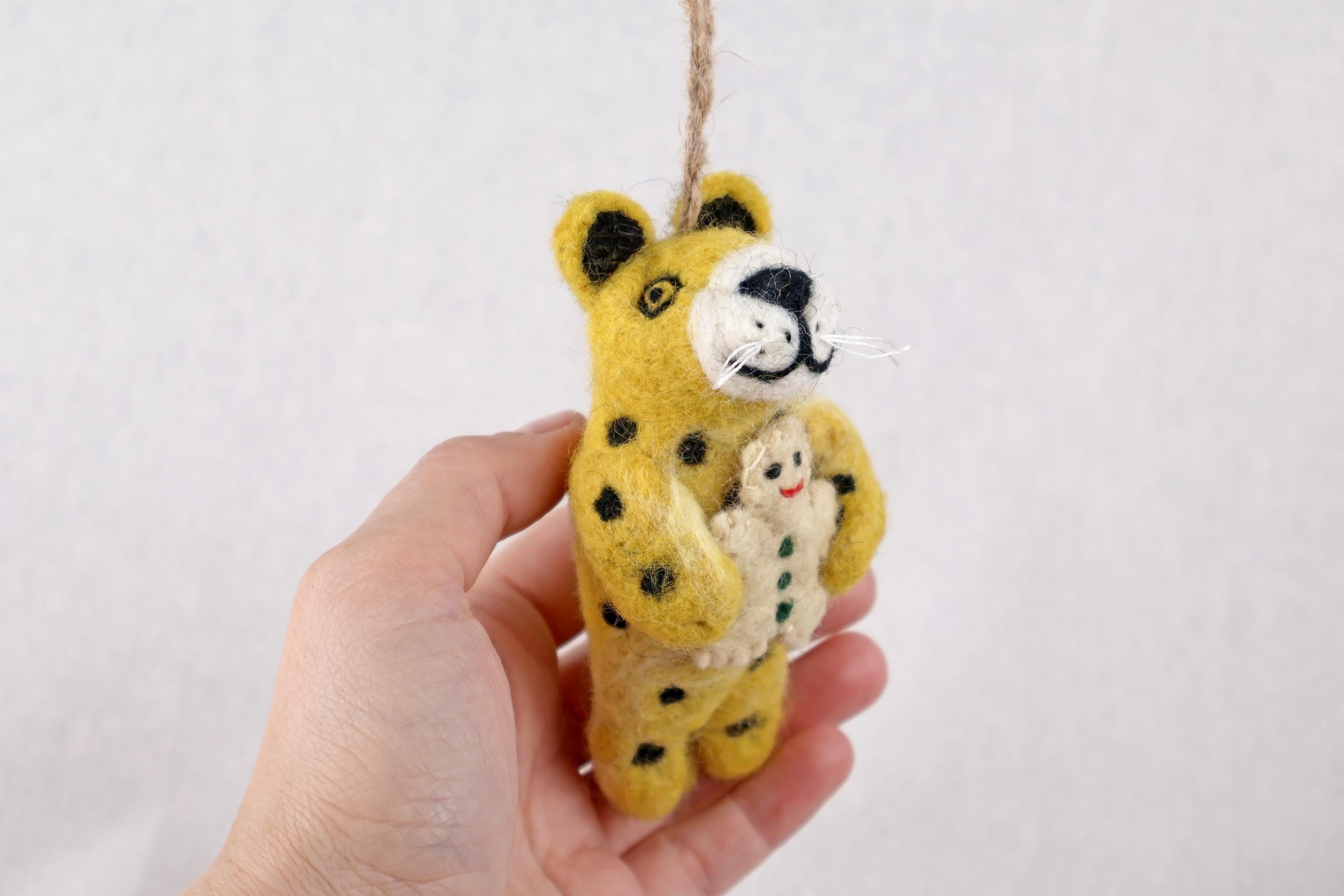 Weihnachtsbaum Anhänger Leopard mit Lebkuchenmann I Deko aus Filz I Winter I Weihnachtsbaum I Herbstdeko I Anhänger aus Filz I Wildtiere I