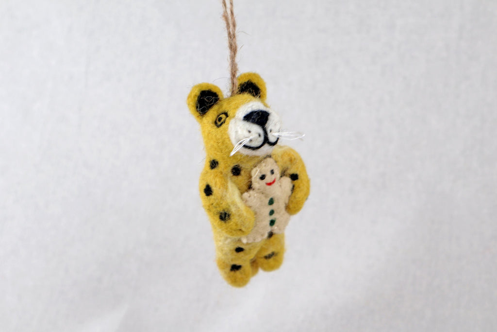 Weihnachtsbaum Anhänger Leopard mit Lebkuchenmann I Deko aus Filz I Winter I Weihnachtsbaum I Herbstdeko I Anhänger aus Filz I Wildtiere I